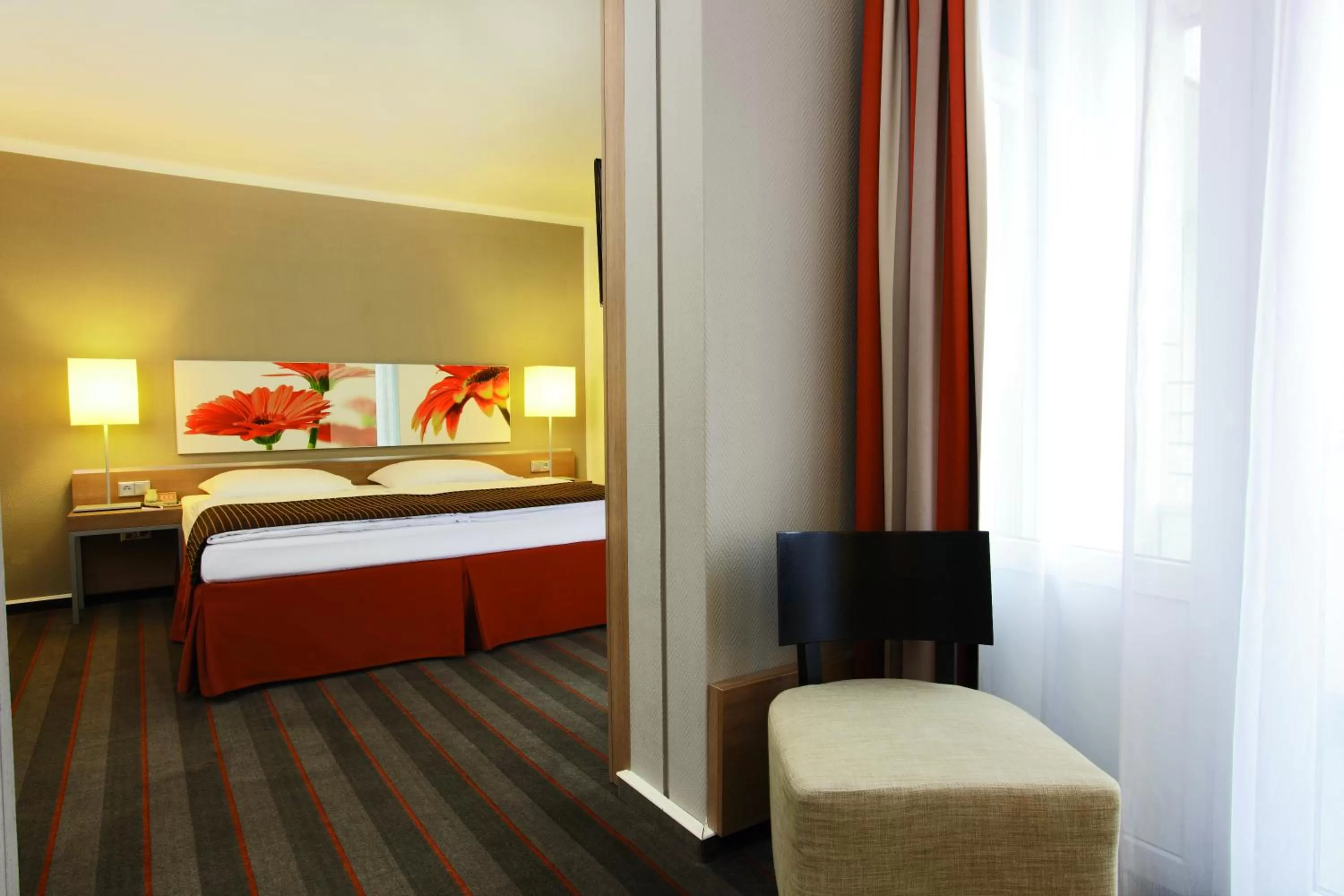 Bedroom, Bed in SOALTEE Hotel by Trip Inn Frankfurt Messe Tagungshotel