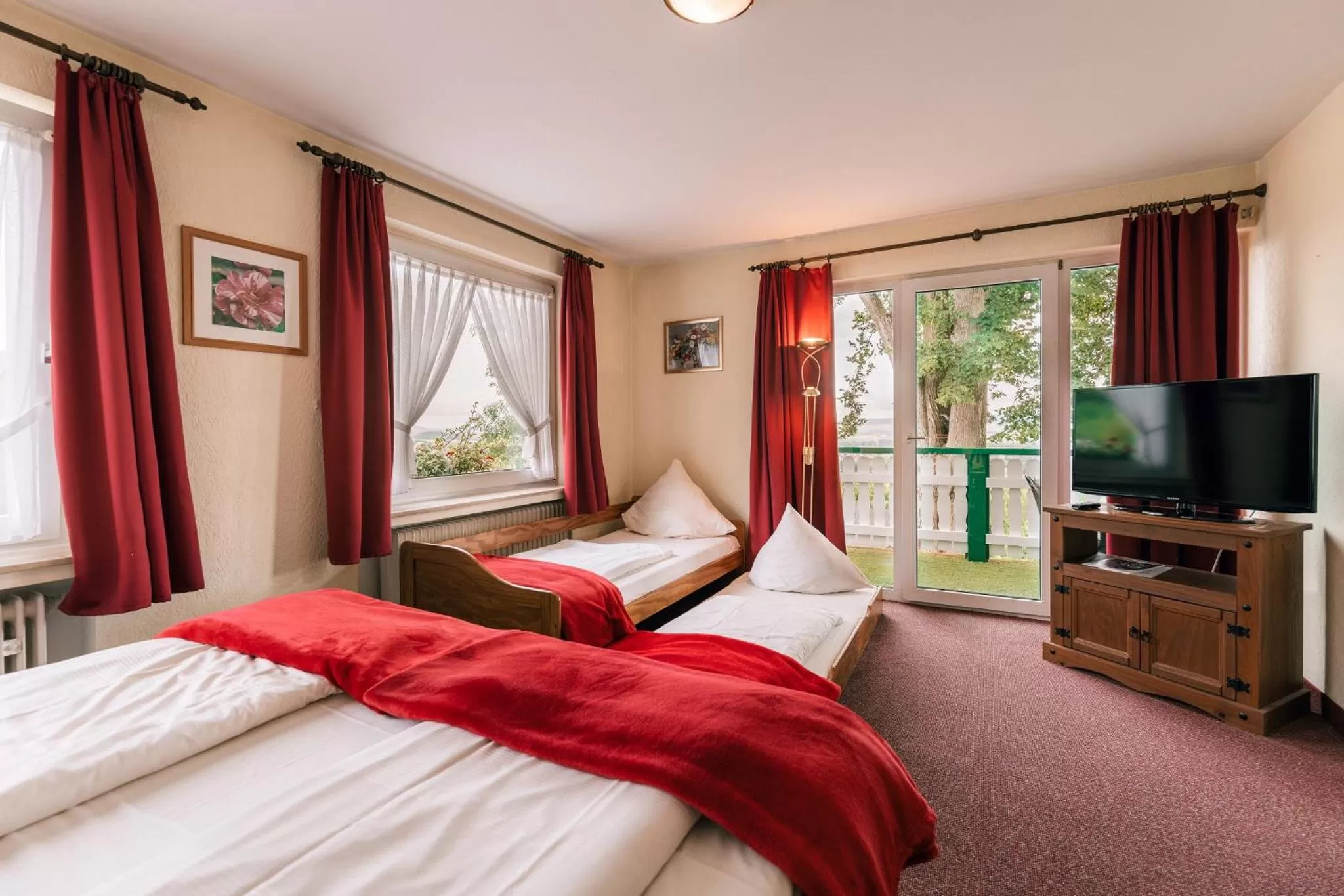 Photo of the whole room, Bed in Hotel Hasenjäger