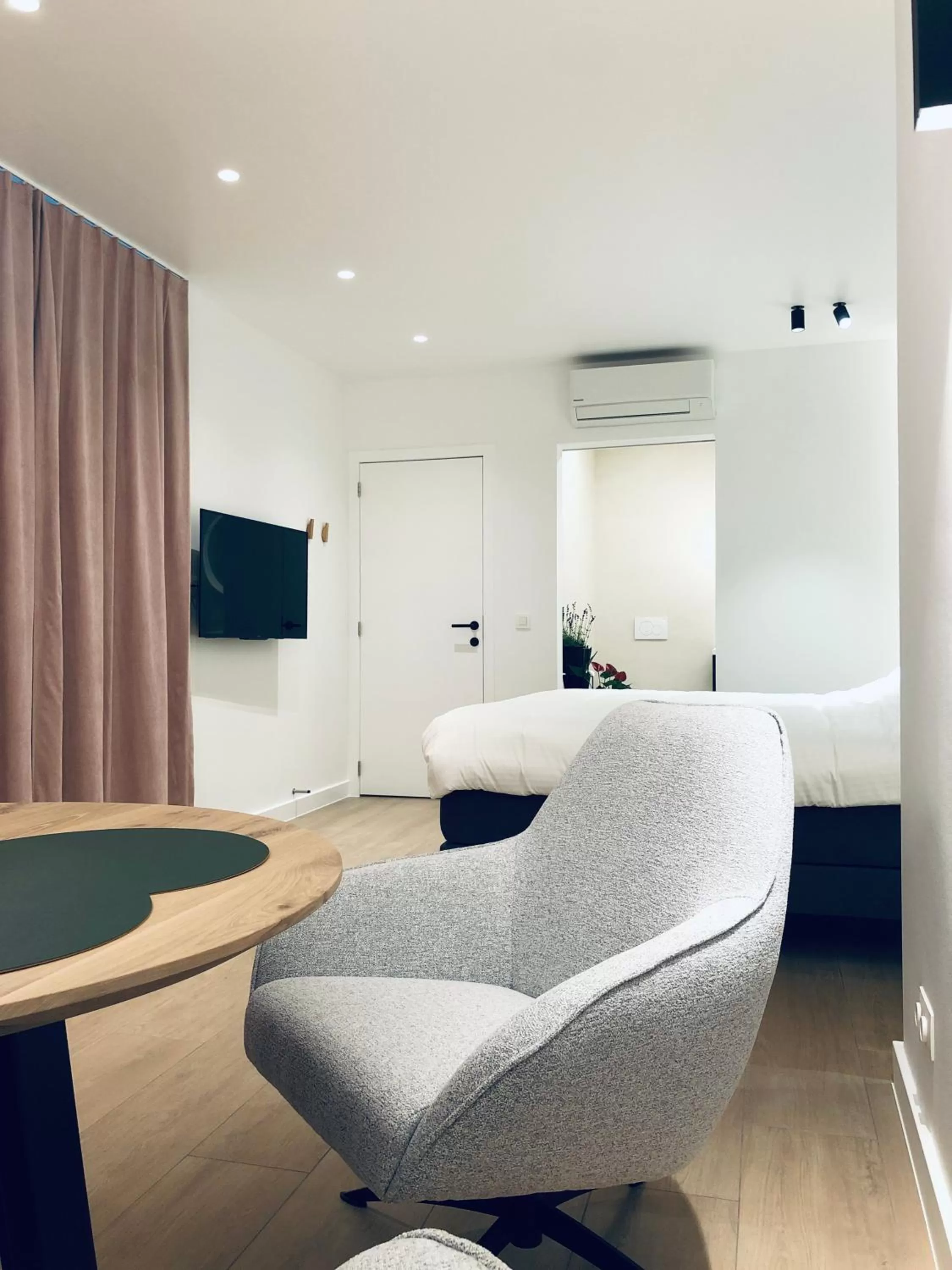 Seating area in Suites Le Porte-Bonheur