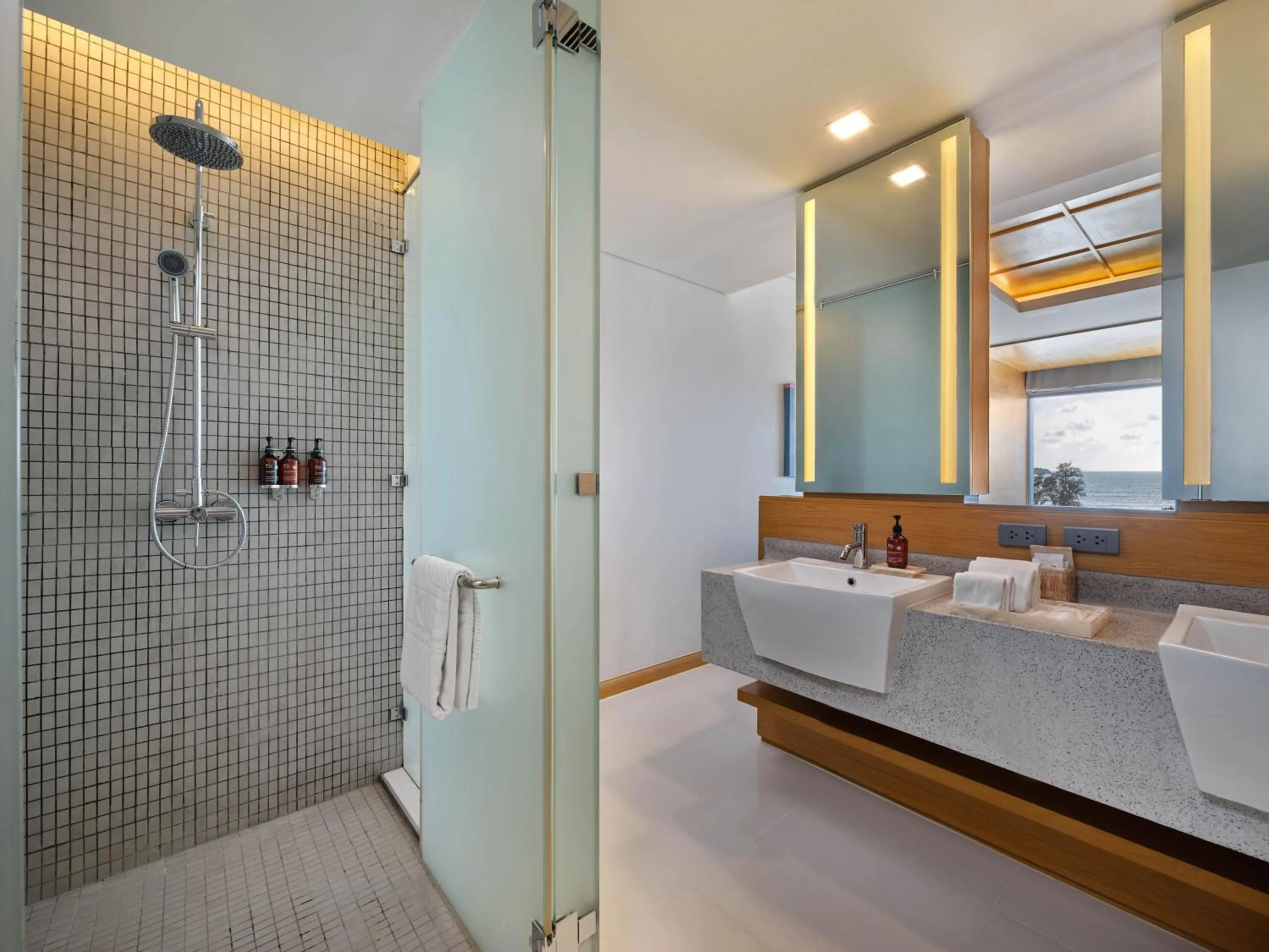 Shower in The Kee Resort & Spa