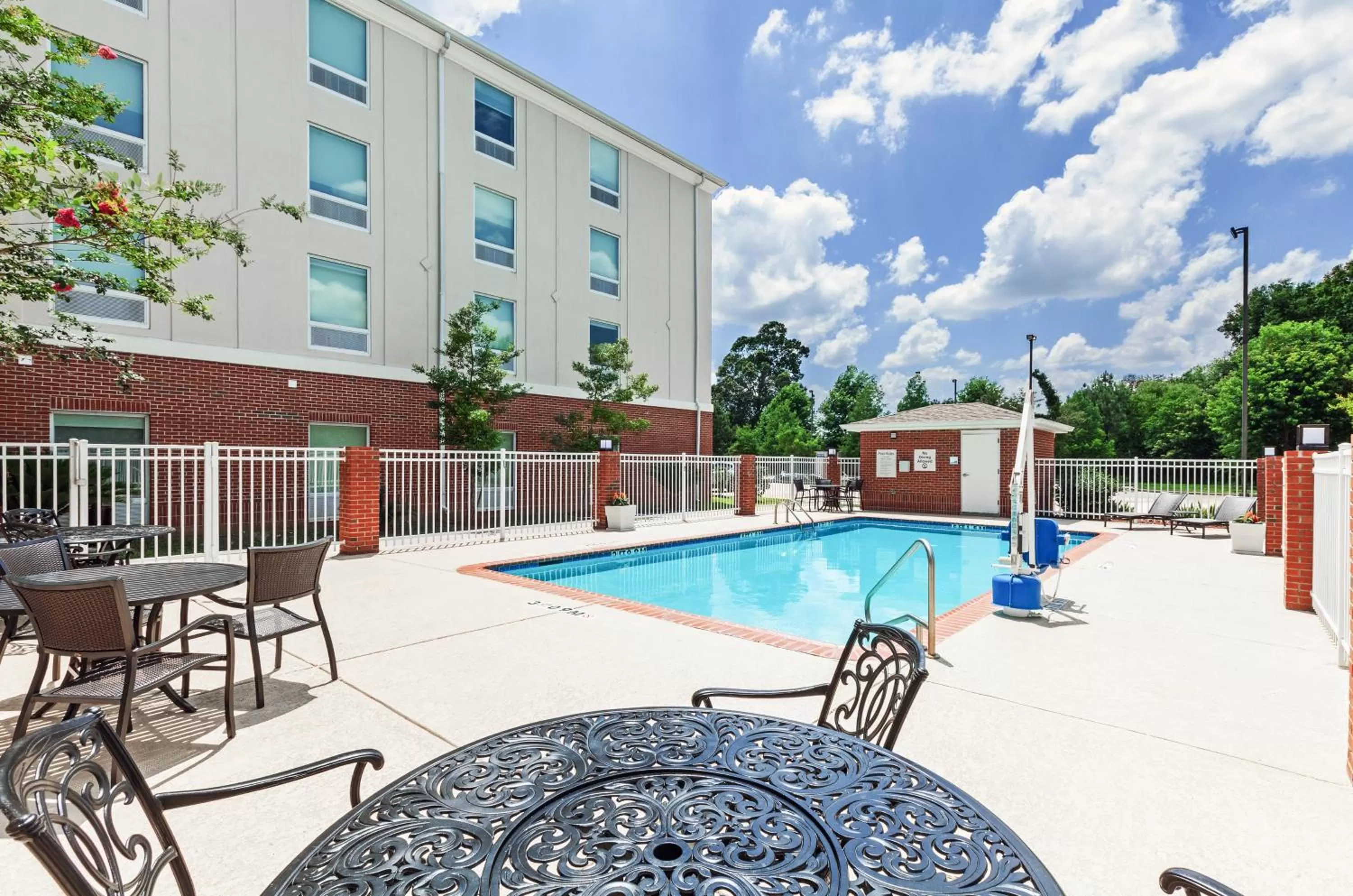 Swimming pool in Holiday Inn Express & Suites Baton Rouge East by IHG