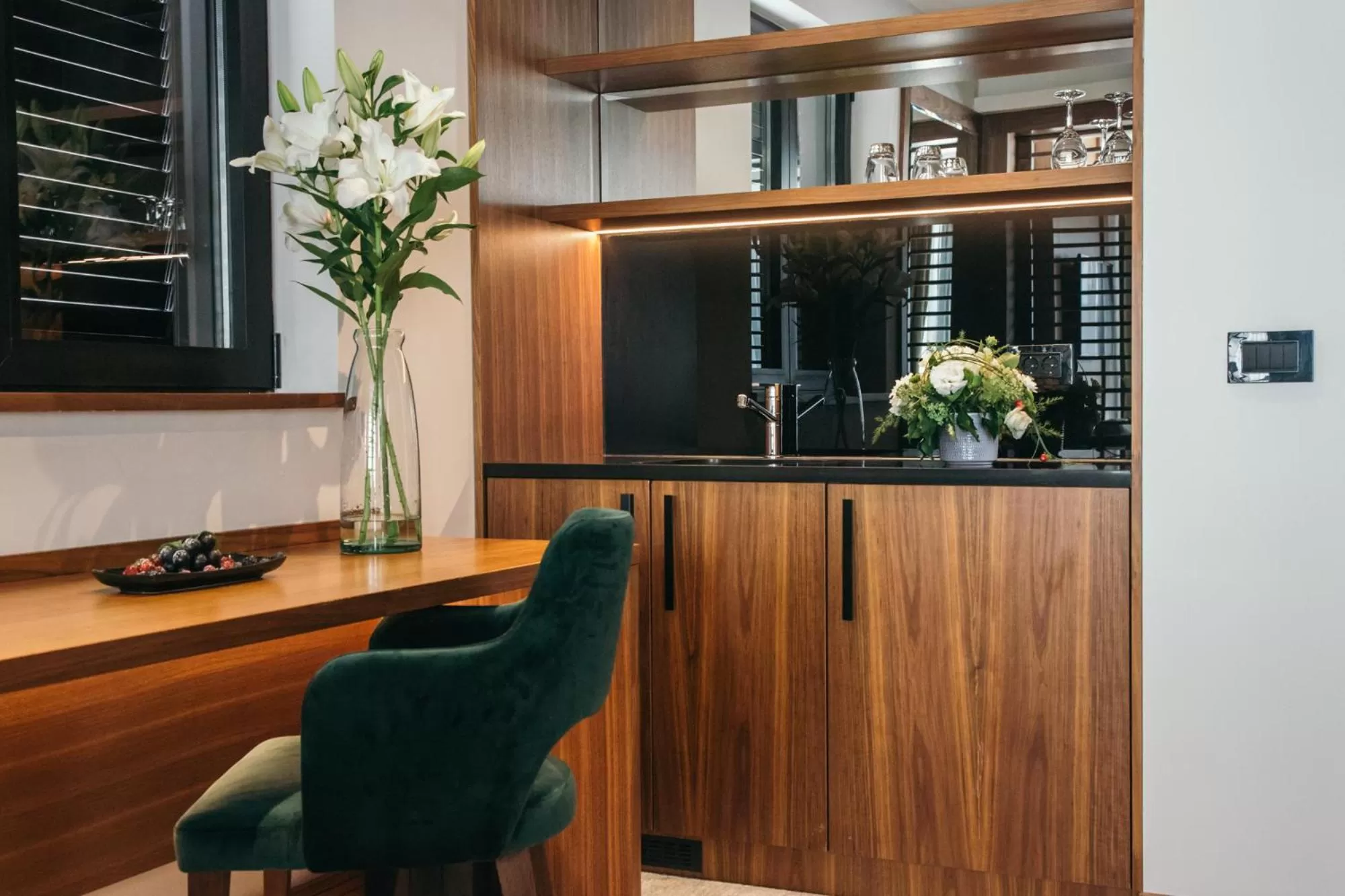 Kitchen or kitchenette in Central Point Hotel Beograd