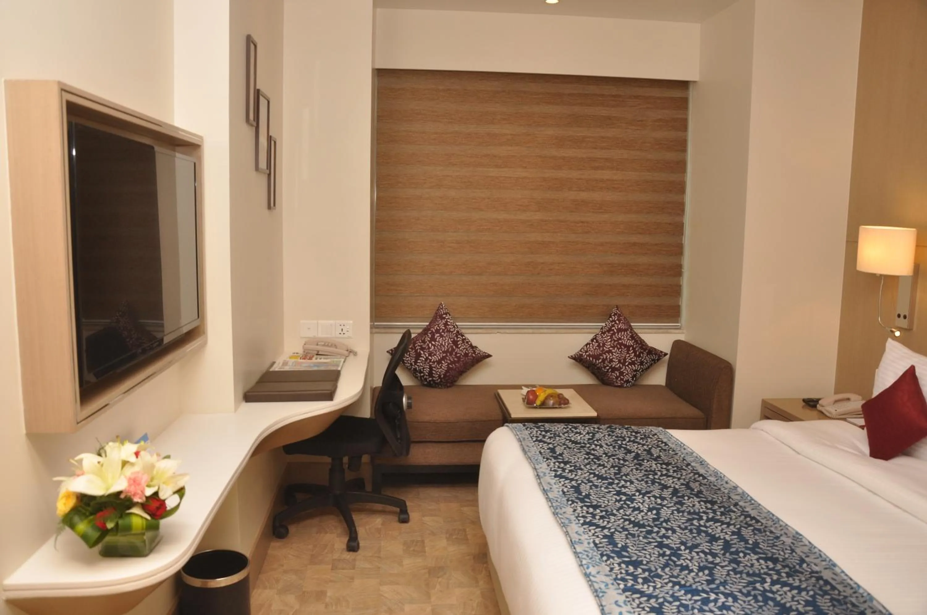 Photo of the whole room, Bed in Days Hotel Jaipur Tonk Road By Wyndham