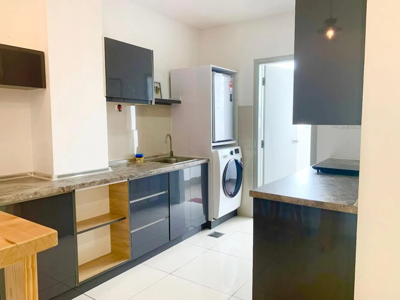 Kitchen or kitchenette in Sunset Seaview Vacation Condos @ Infinity Avenue