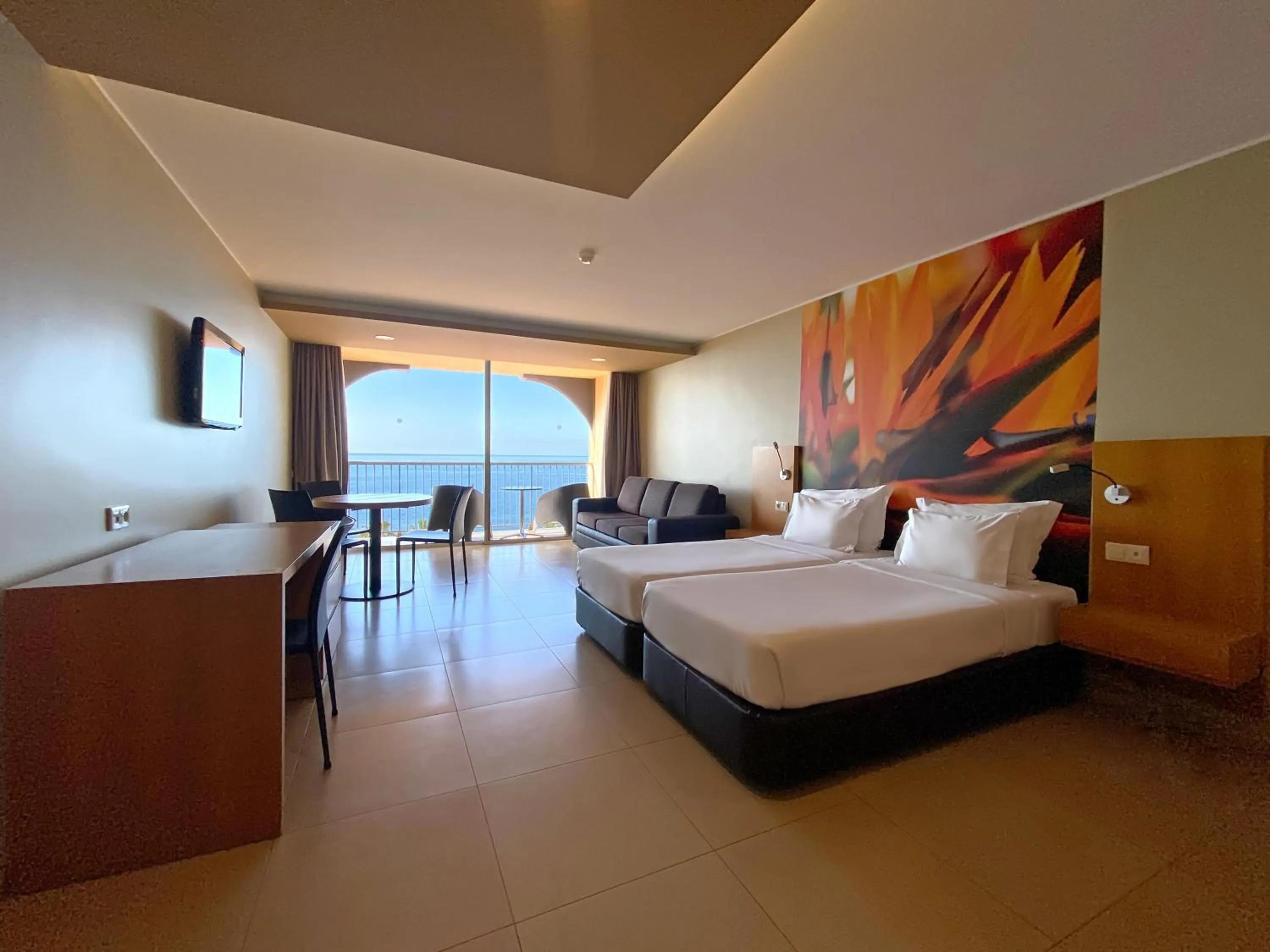 Photo of the whole room, Bed in The Views Oasis