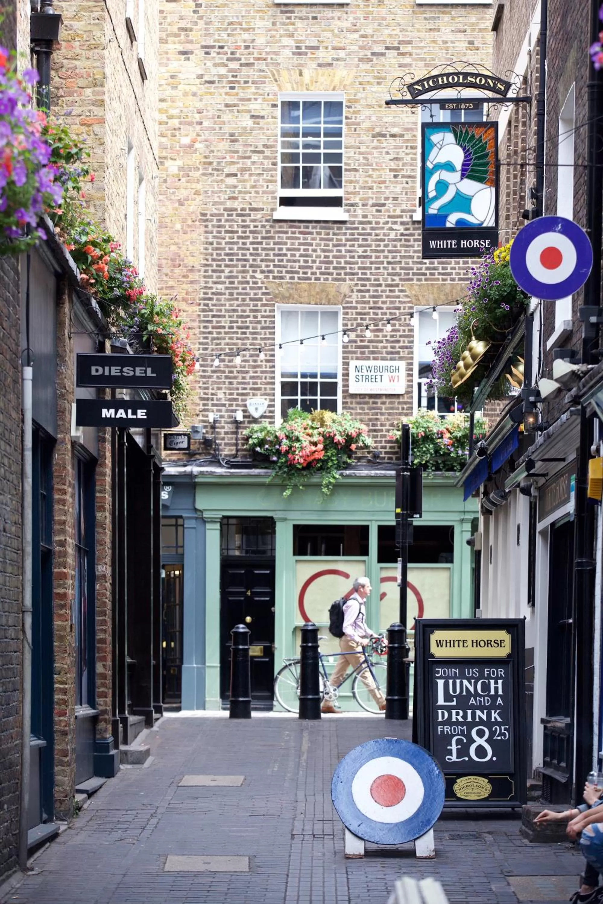 Area and facilities in The Z Hotel Tottenham Court Road