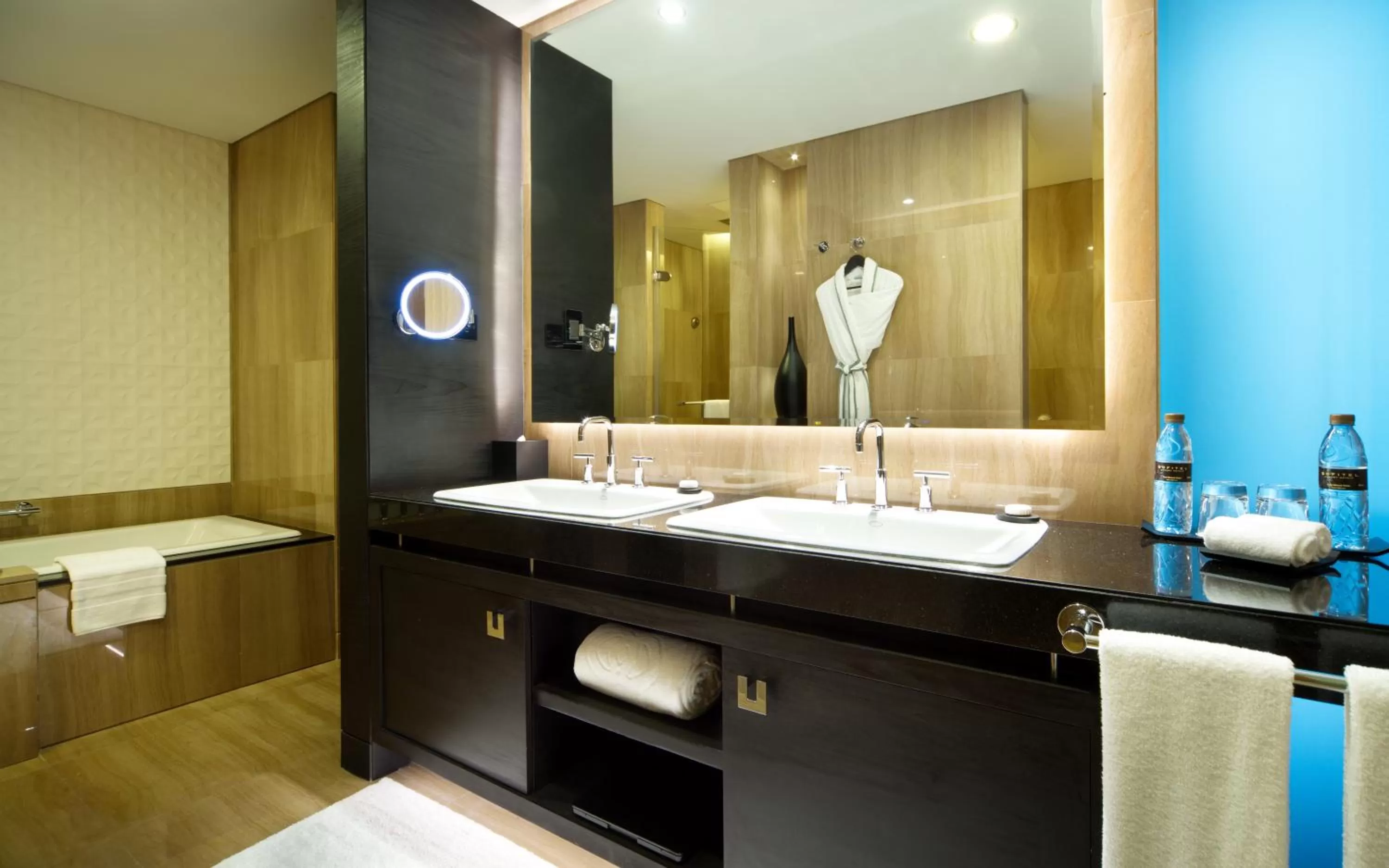 Bathroom in Sofitel Abu Dhabi Corniche