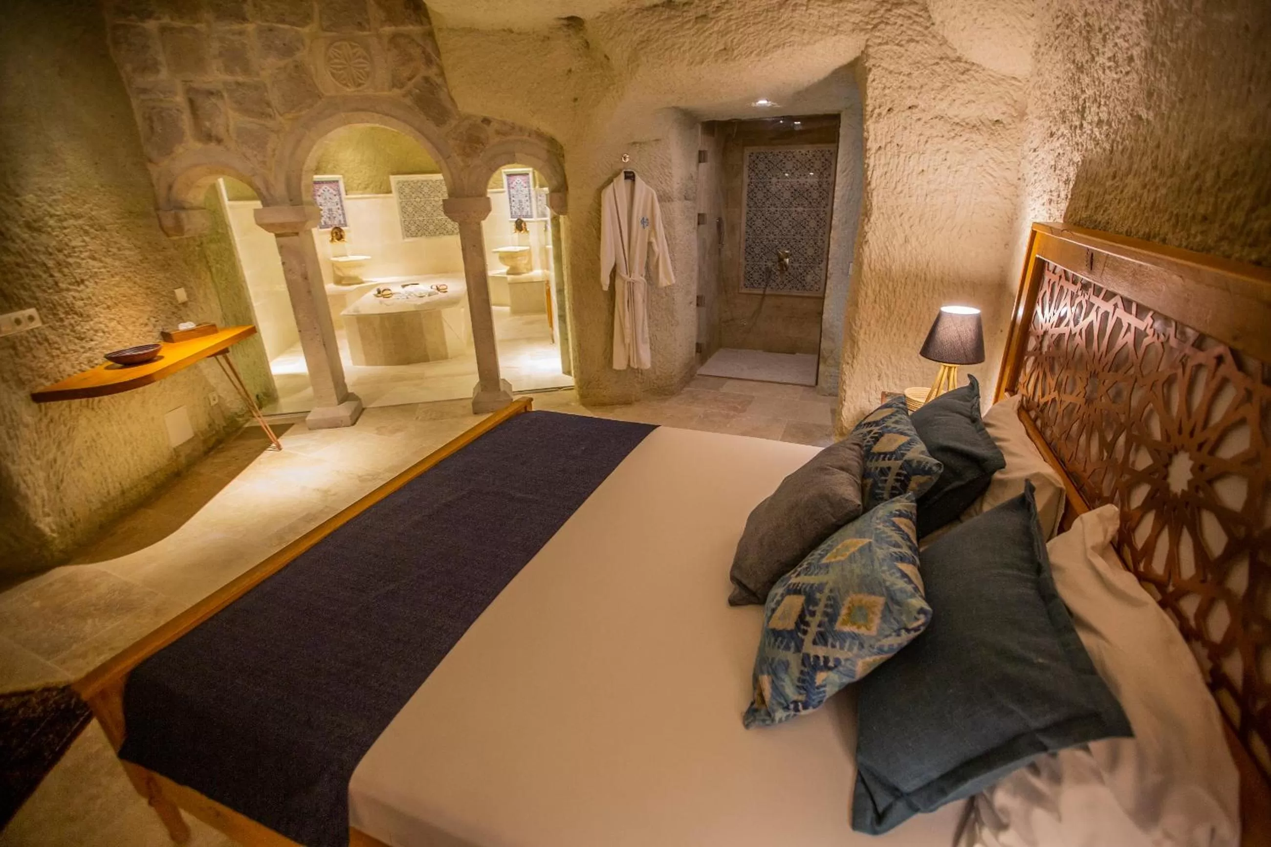 Massage, Bed in Azure Cave Suites - Cappadocia