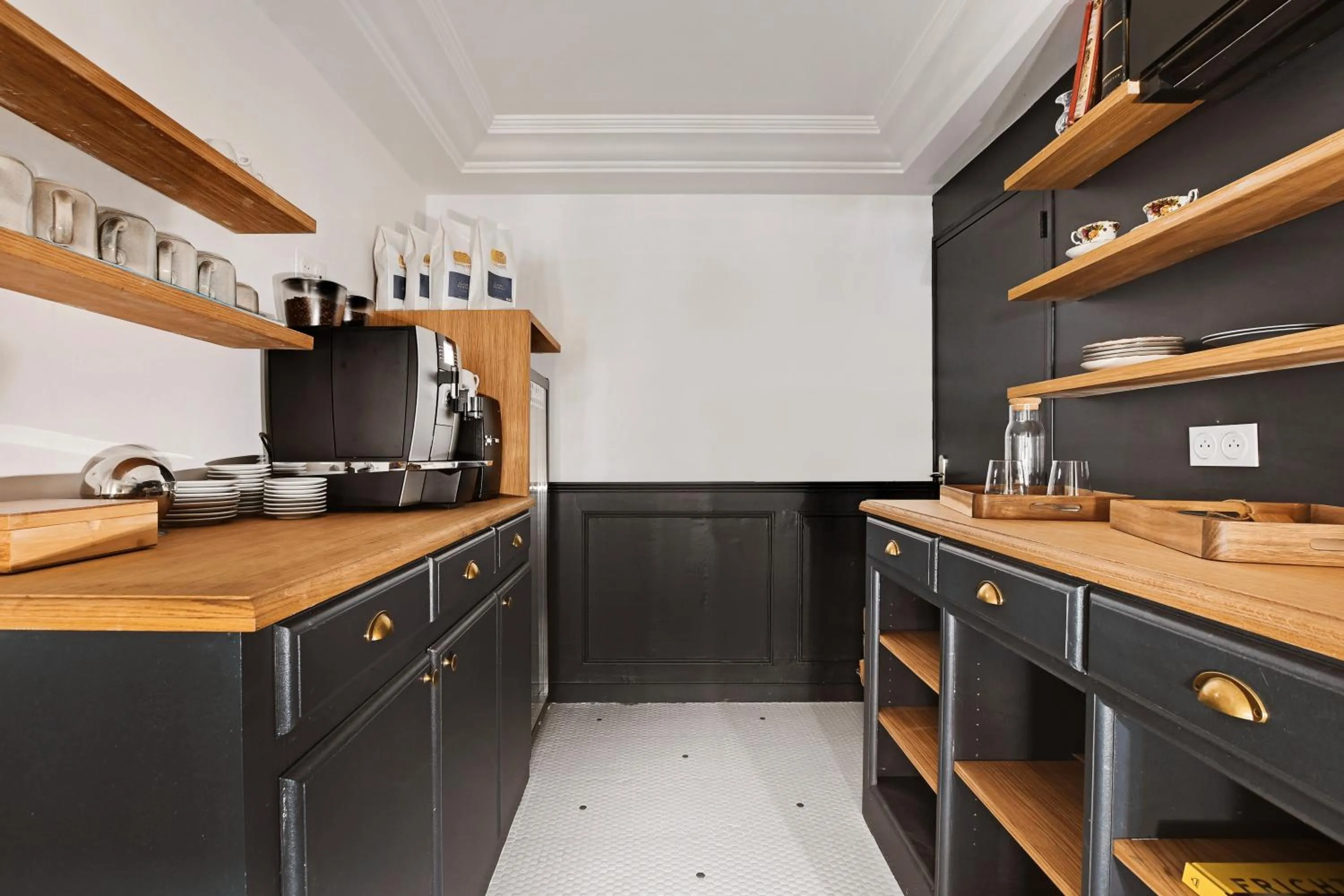 Breakfast, Kitchen/Kitchenette in Hotel Trema