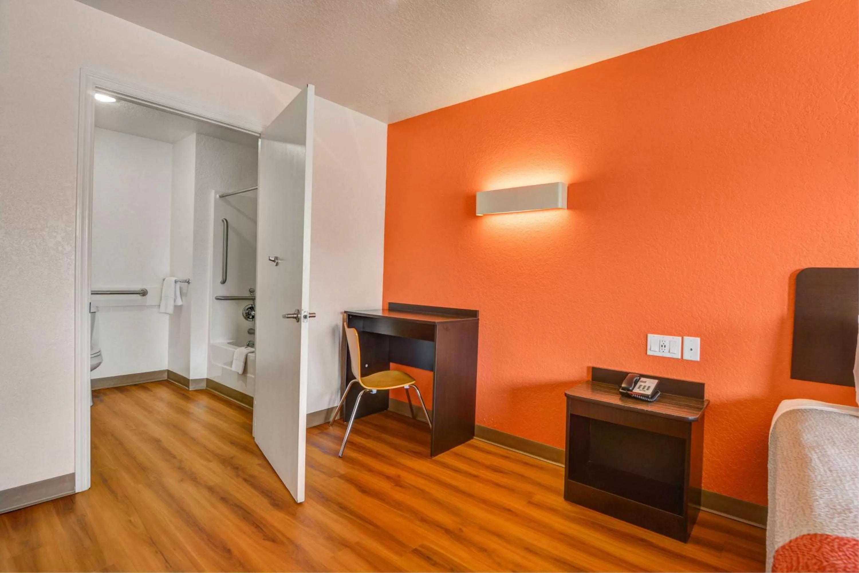 Photo of the whole room in Motel 6-Moultrie, GA