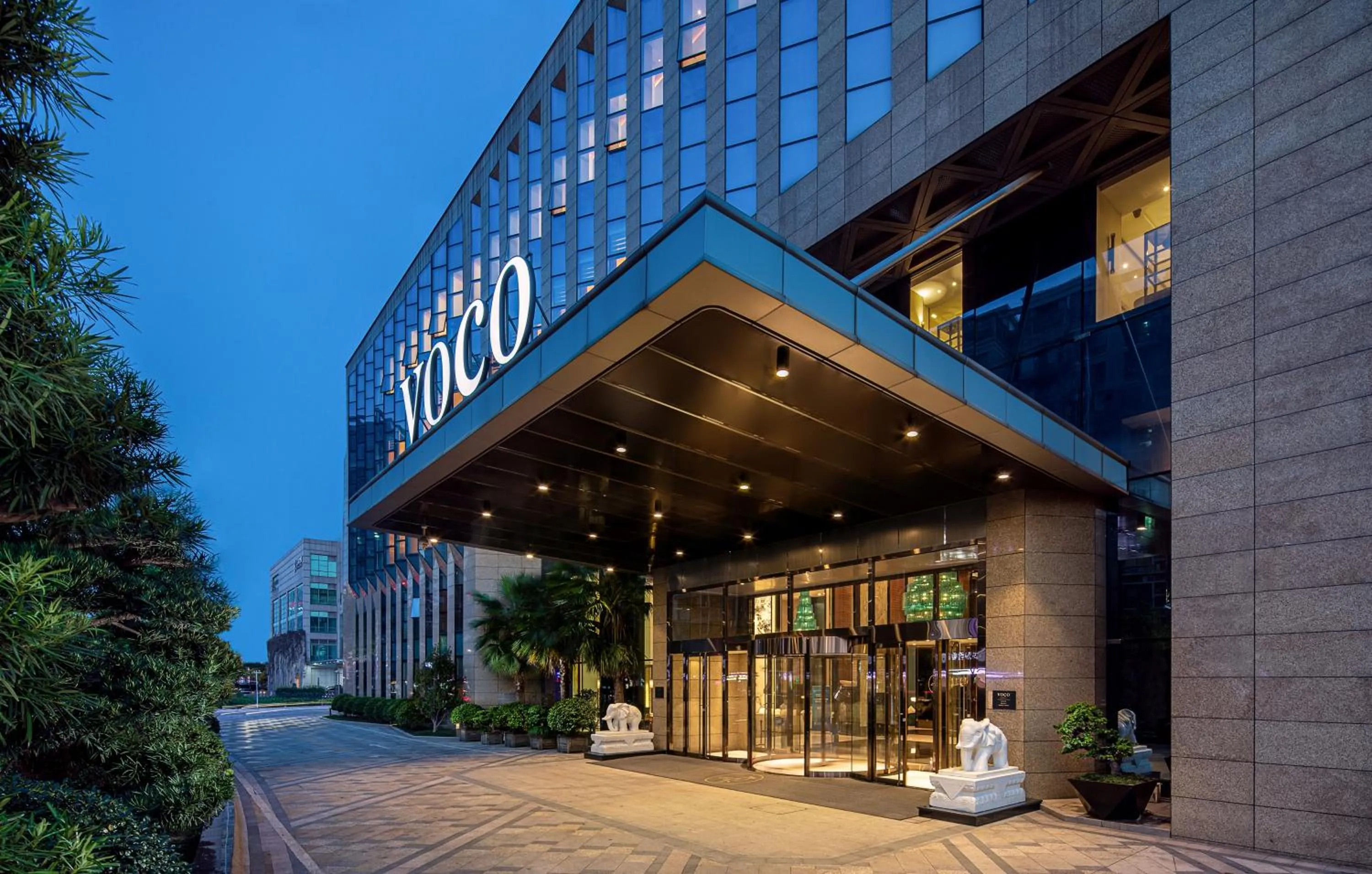 Facade/entrance in voco - Hangzhou Binjiang Minghao by IHG