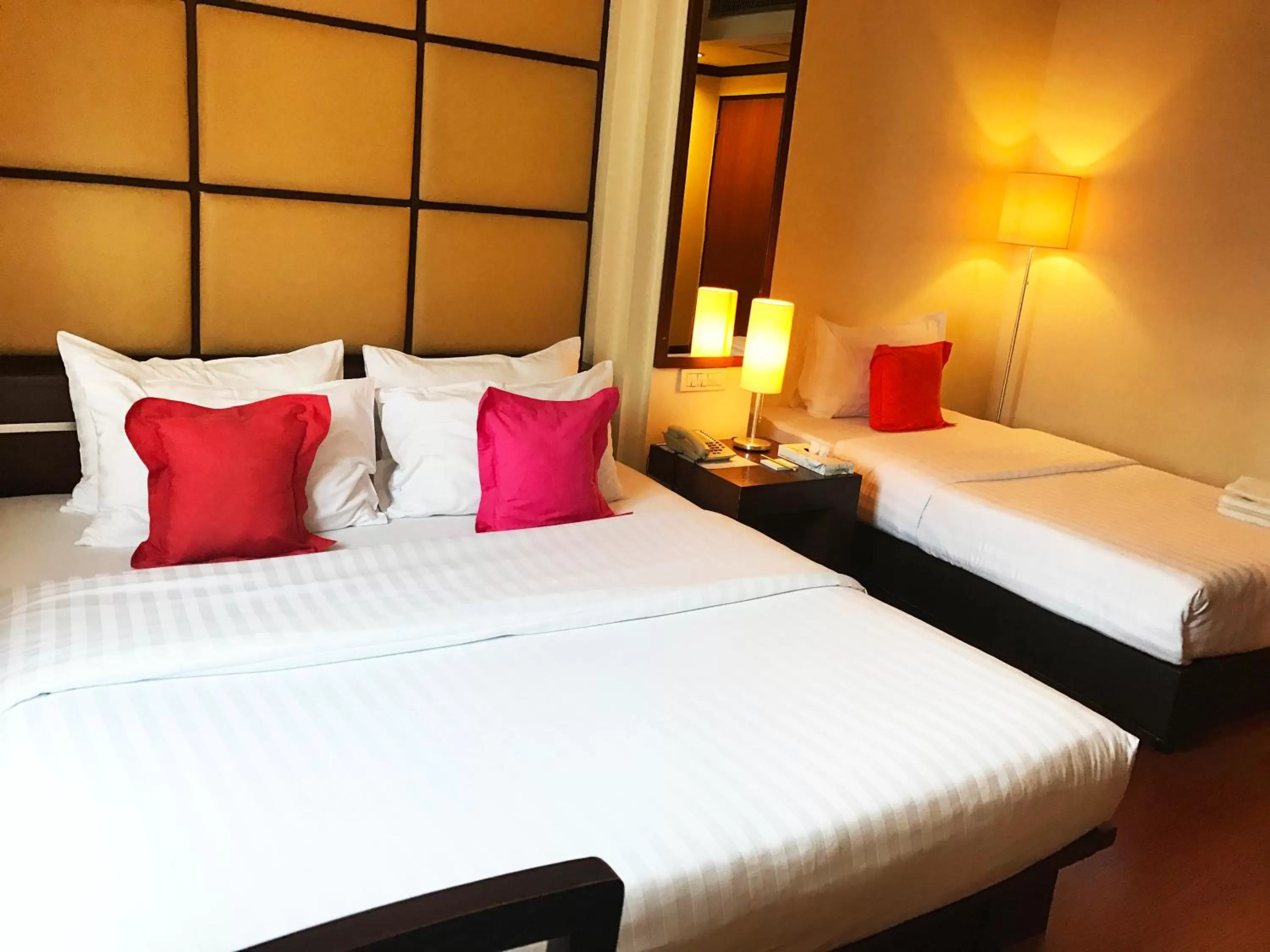 Bed in Grand Business Inn