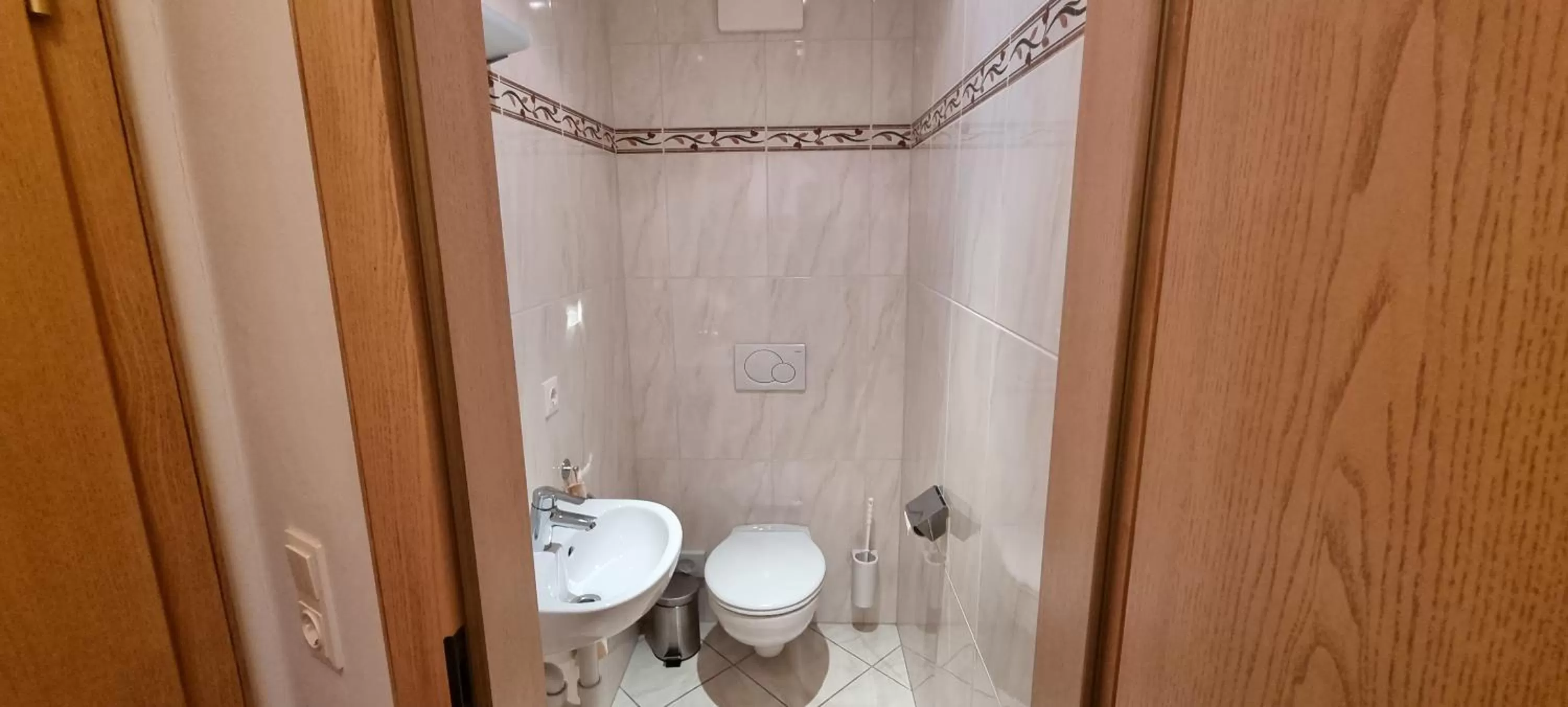 Toilet in Hotel Bergkristall