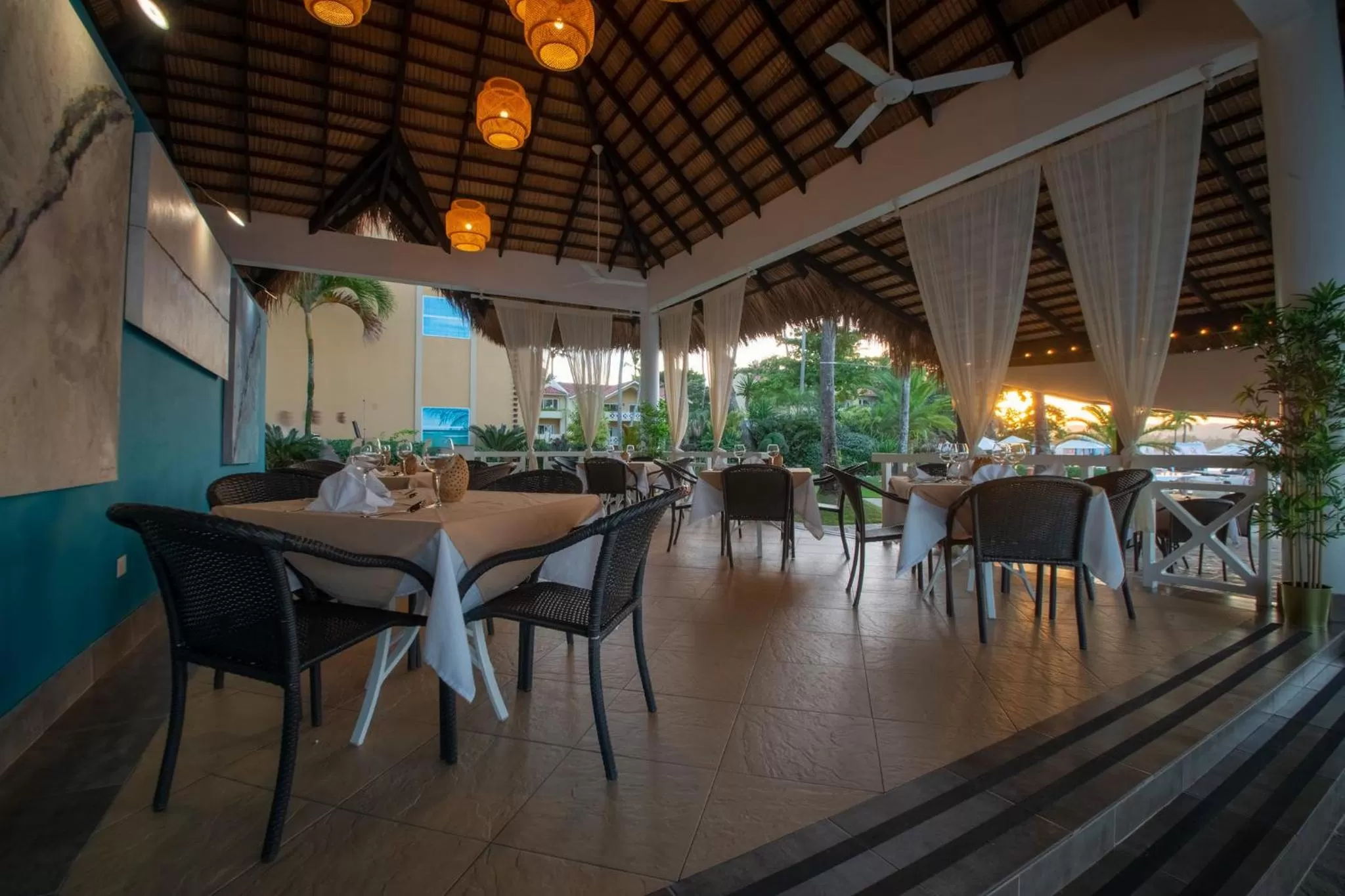 Restaurant/places to eat in Velero Beach Resort