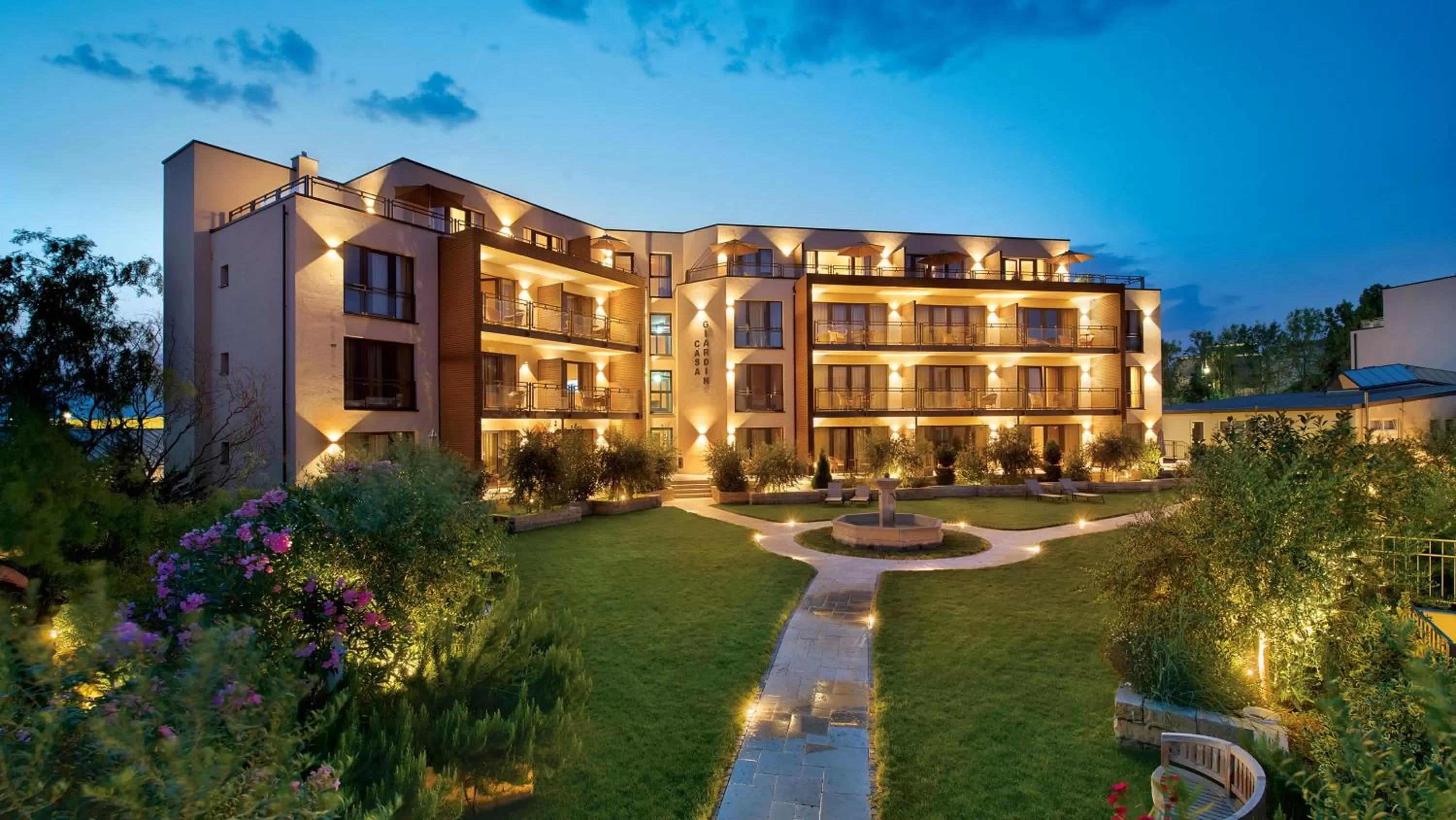 Garden view in Hotel Villa Toskana