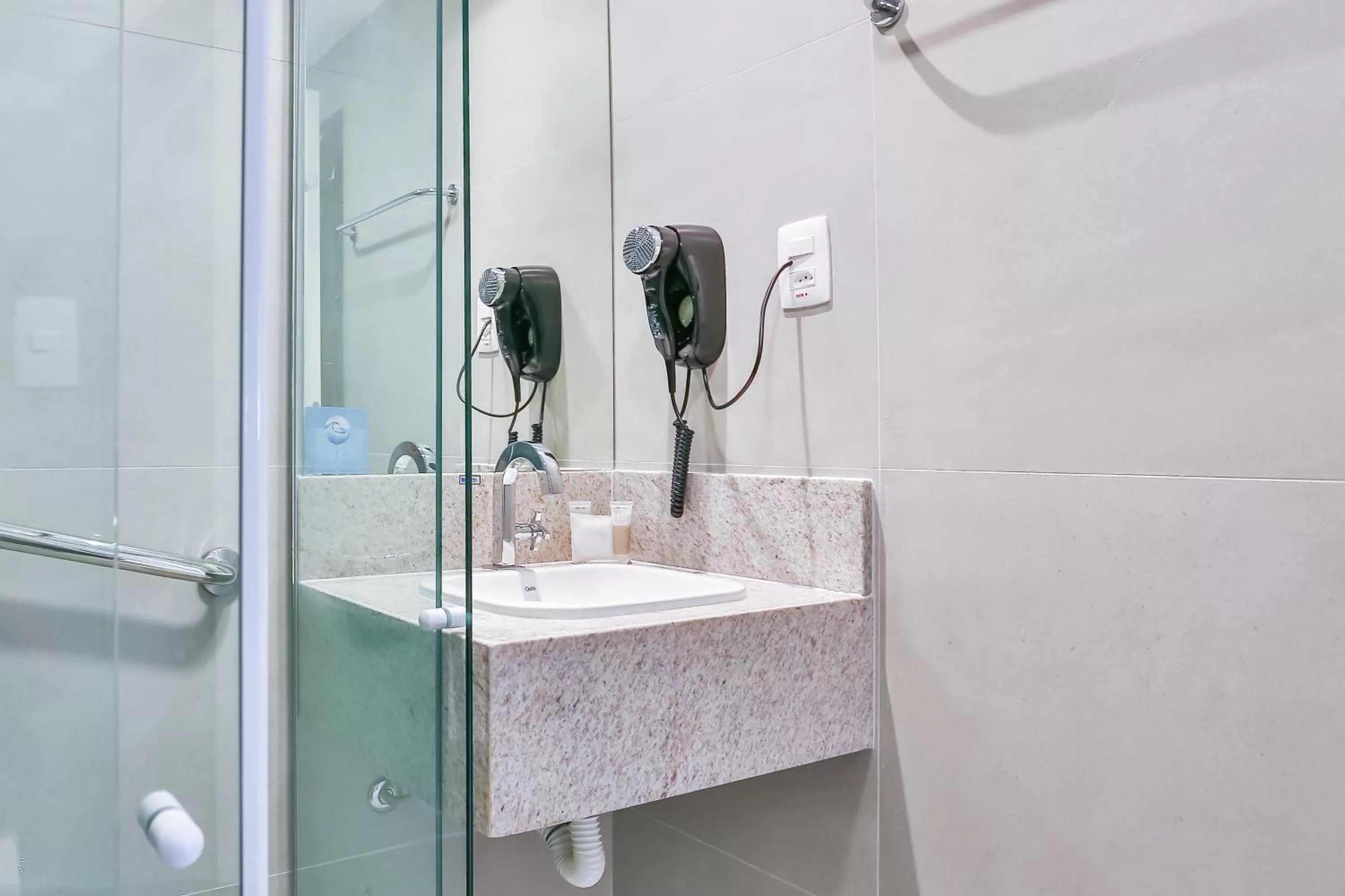 Bathroom in Quality Suítes João Pessoa