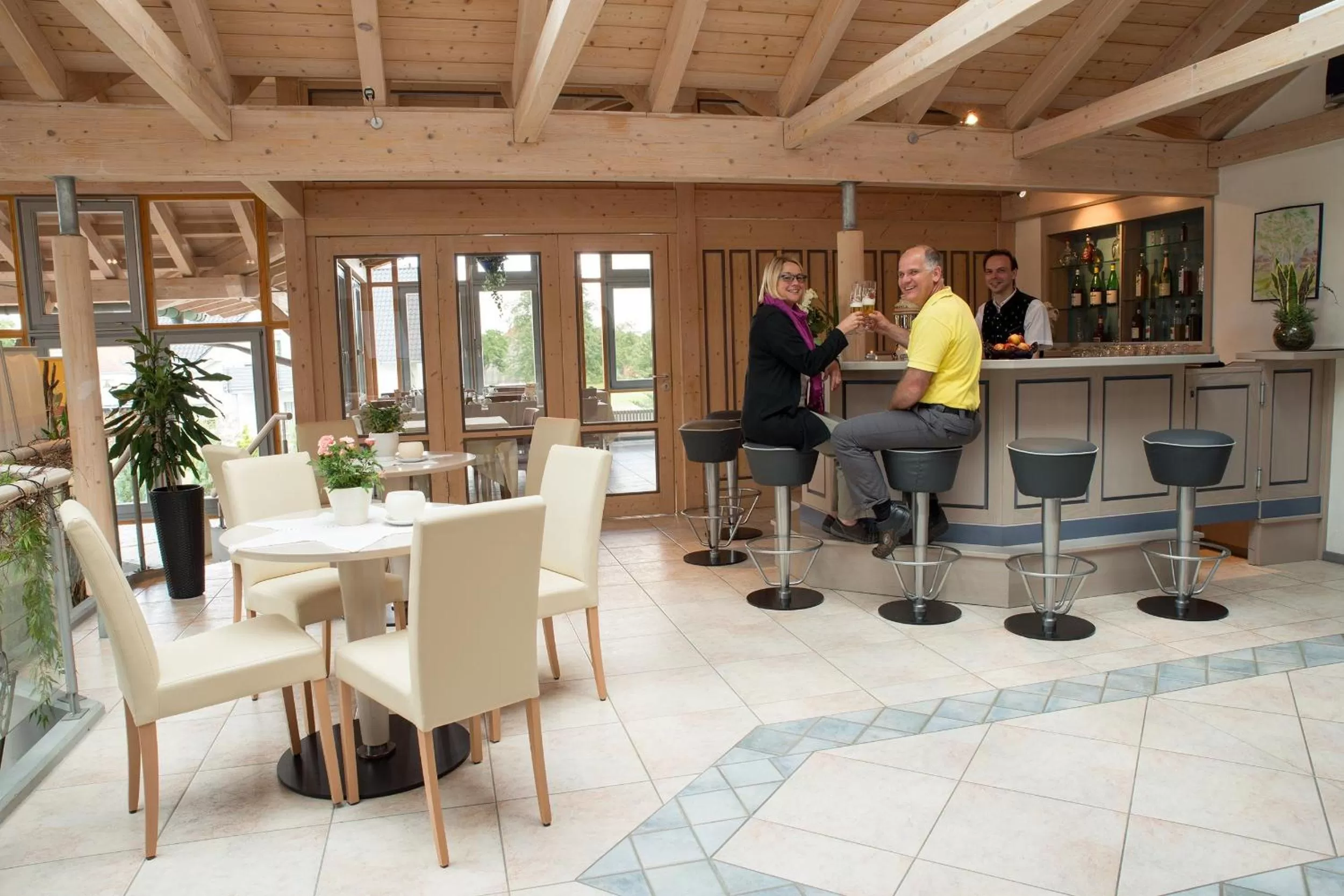 Lounge or bar in Wellnesshotel Sonnenhof & Sonnhalde