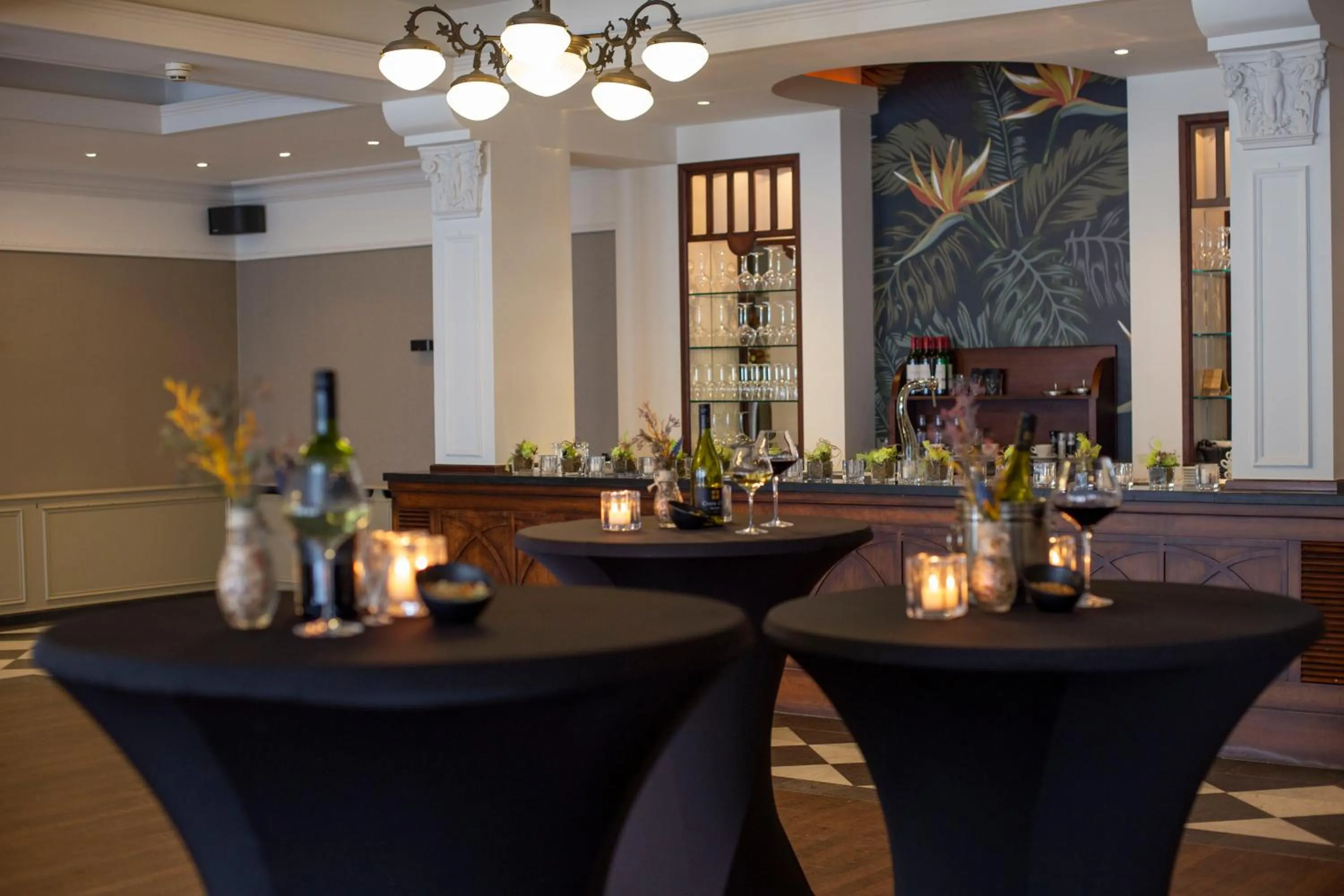 Food and drinks in Golden Tulip West Ende