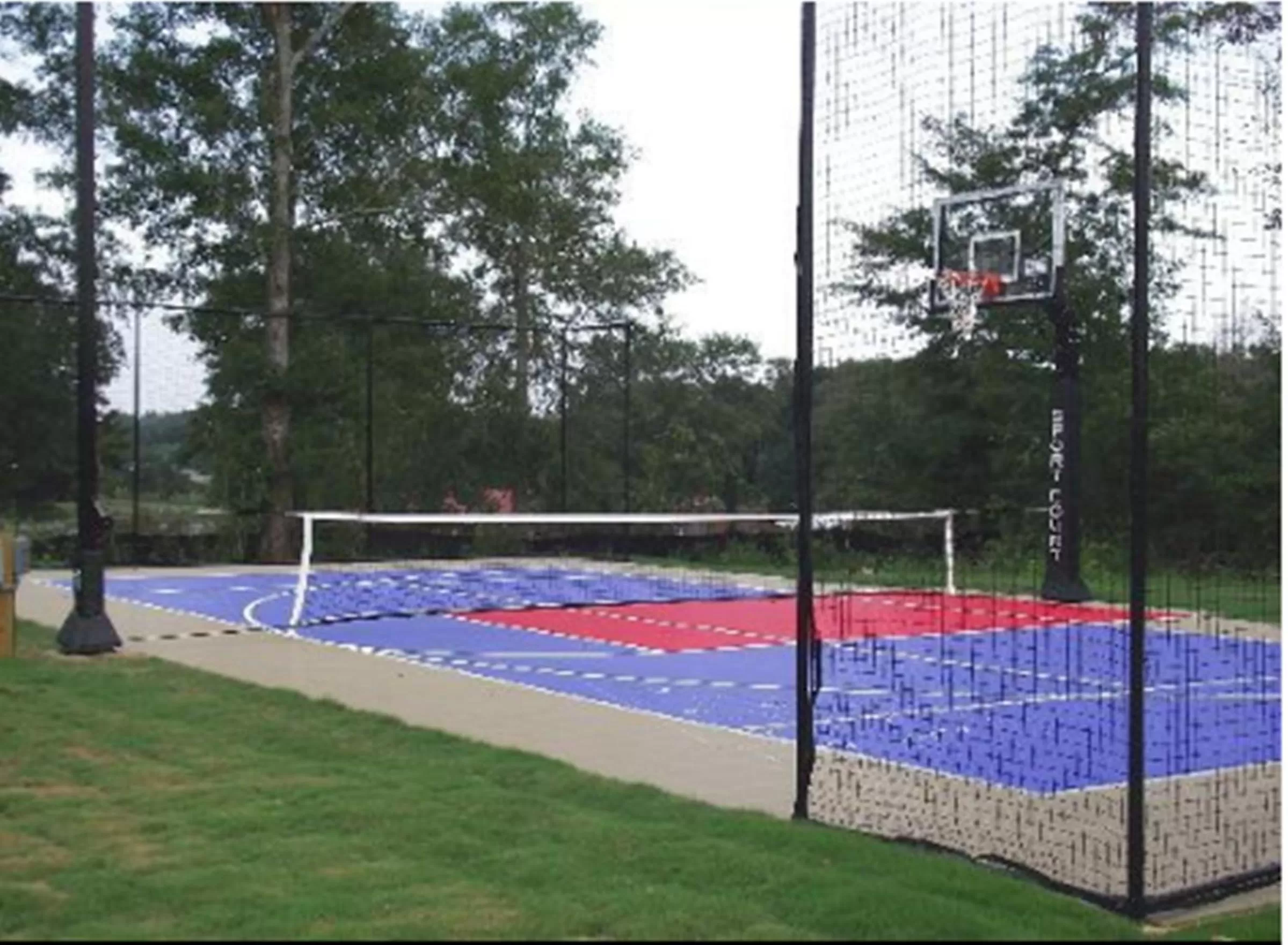 Tennis court in Microtel Inn & Suites by Wyndham Ozark