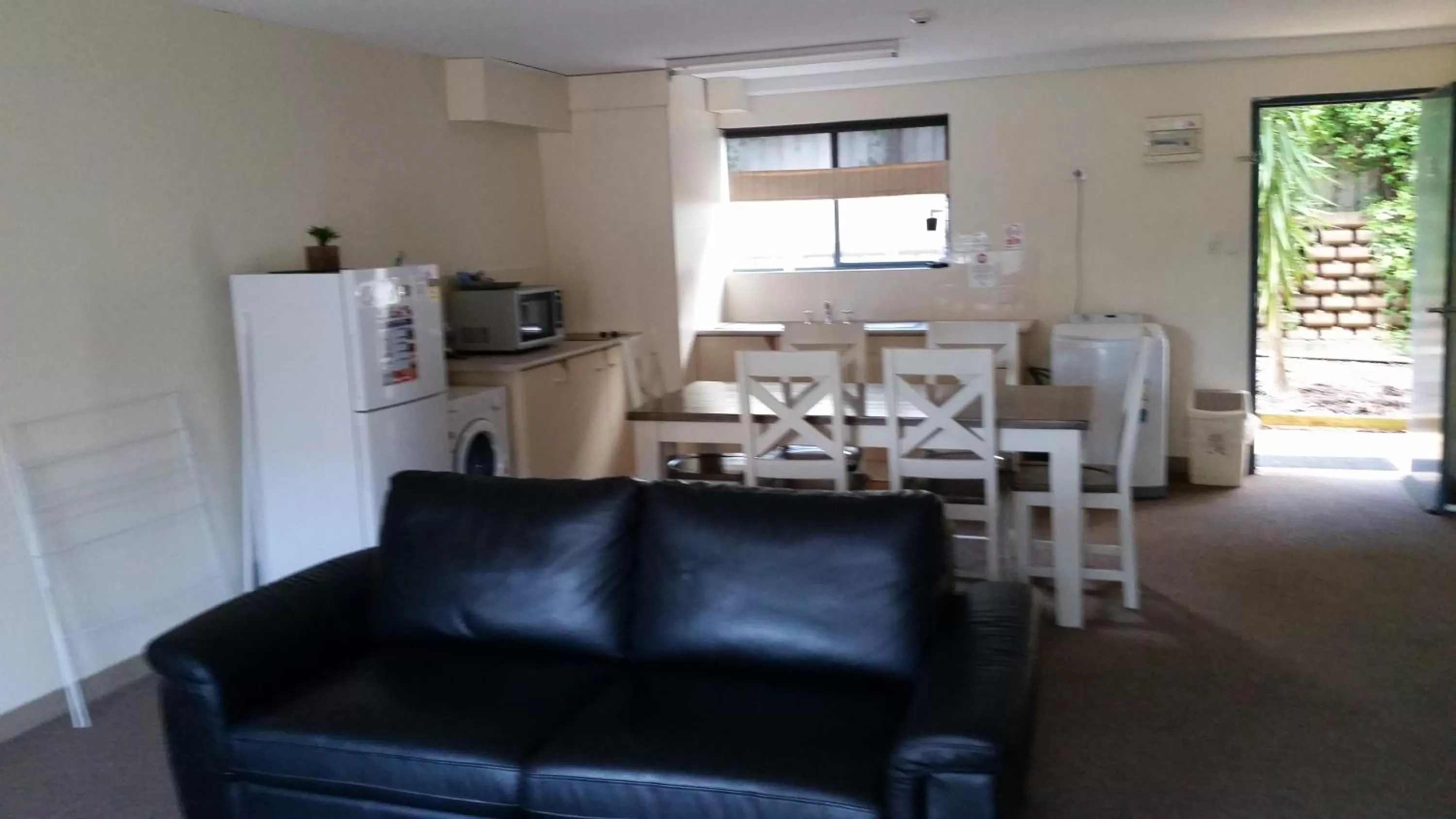 Basic Apartment 1 Level in Nelson Bay Breeze