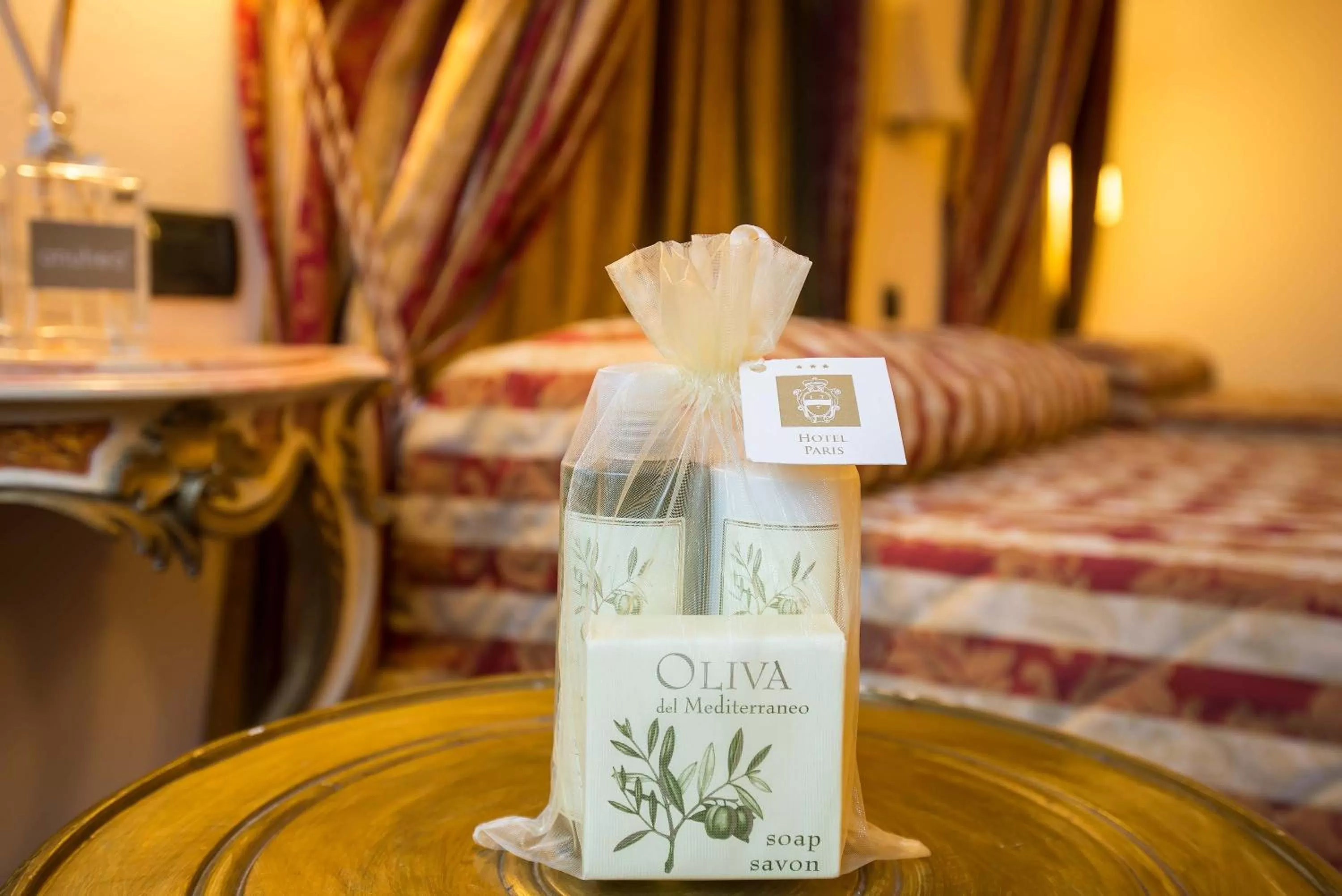 Other, Bed in Hotel Paris