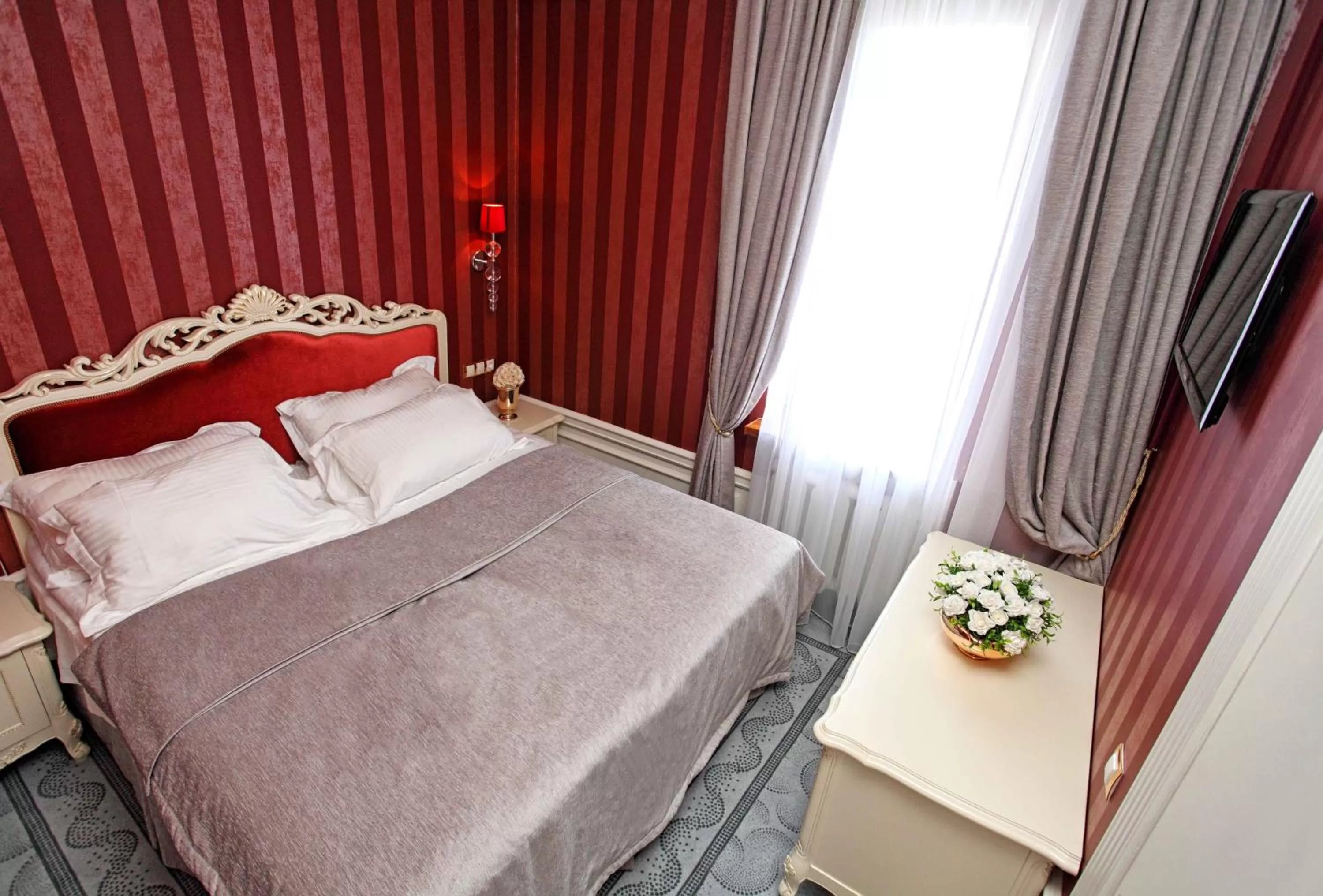 Bed in Olympic Hotel