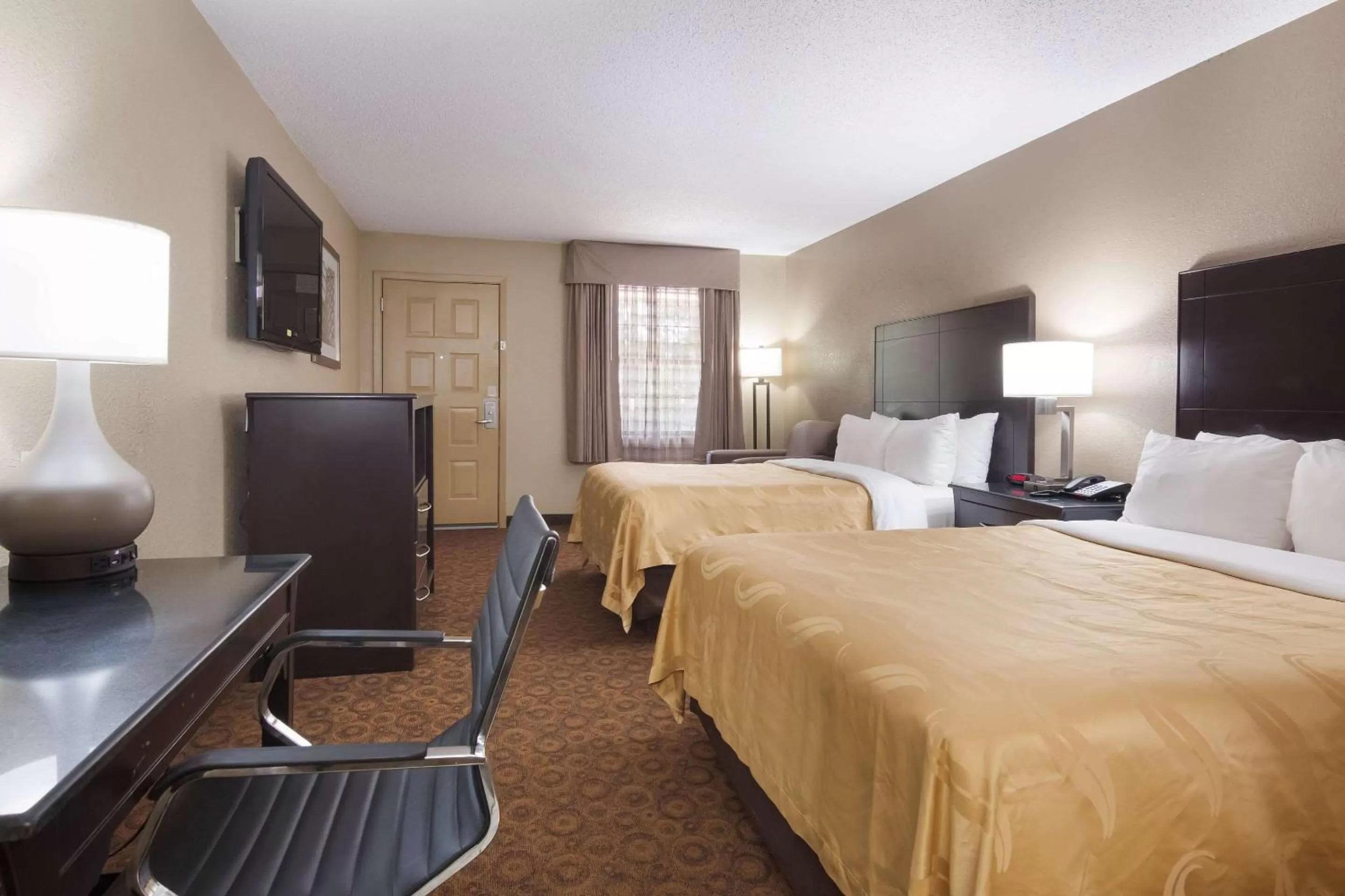 Bedroom, Bed in Quality Inn Magnolia