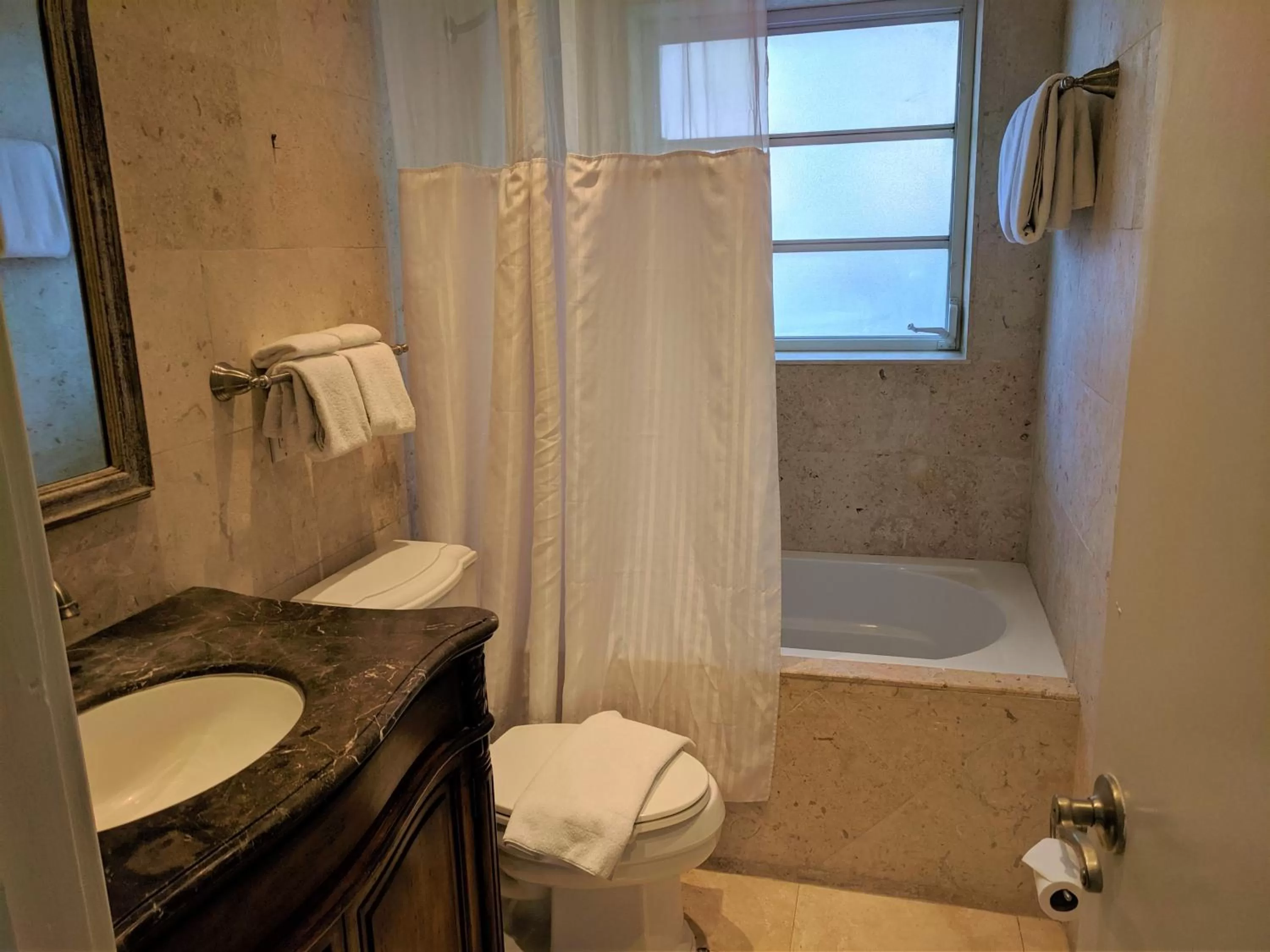 Shower in Manhattan Tower Apartment Hotel