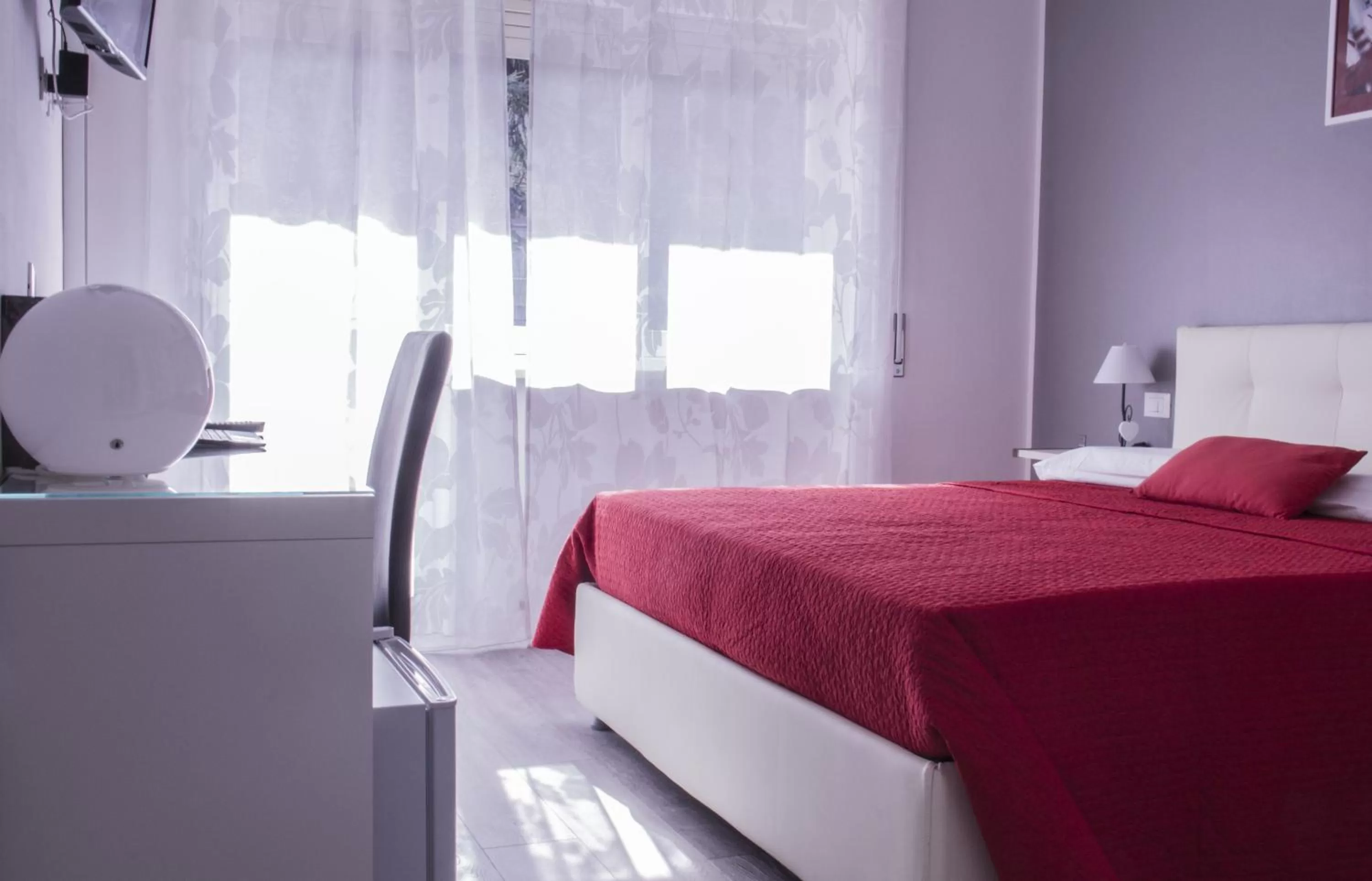 Bedroom, Bed in Domus Raffaello