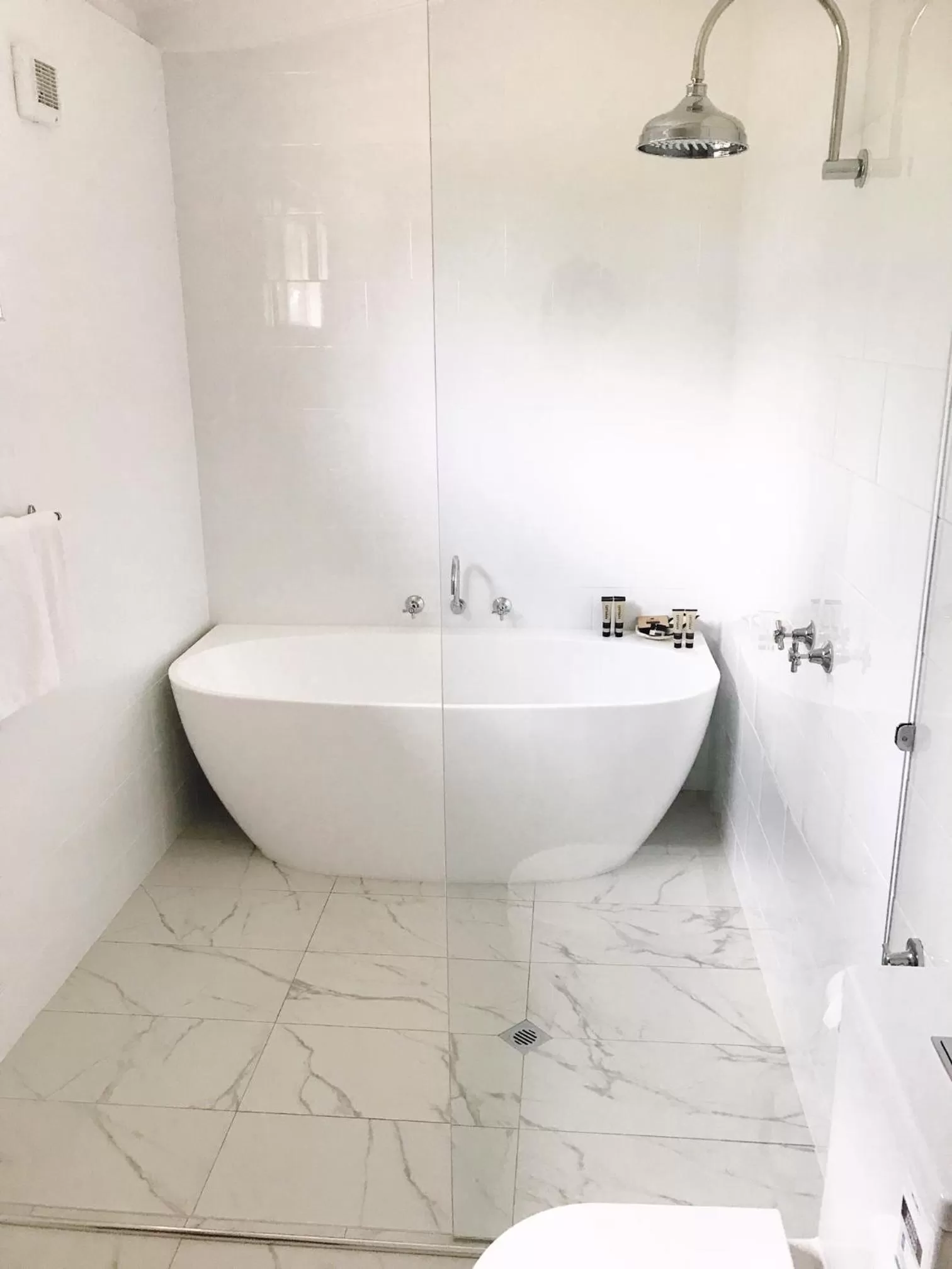 Bathroom in Esperance Chalet Village