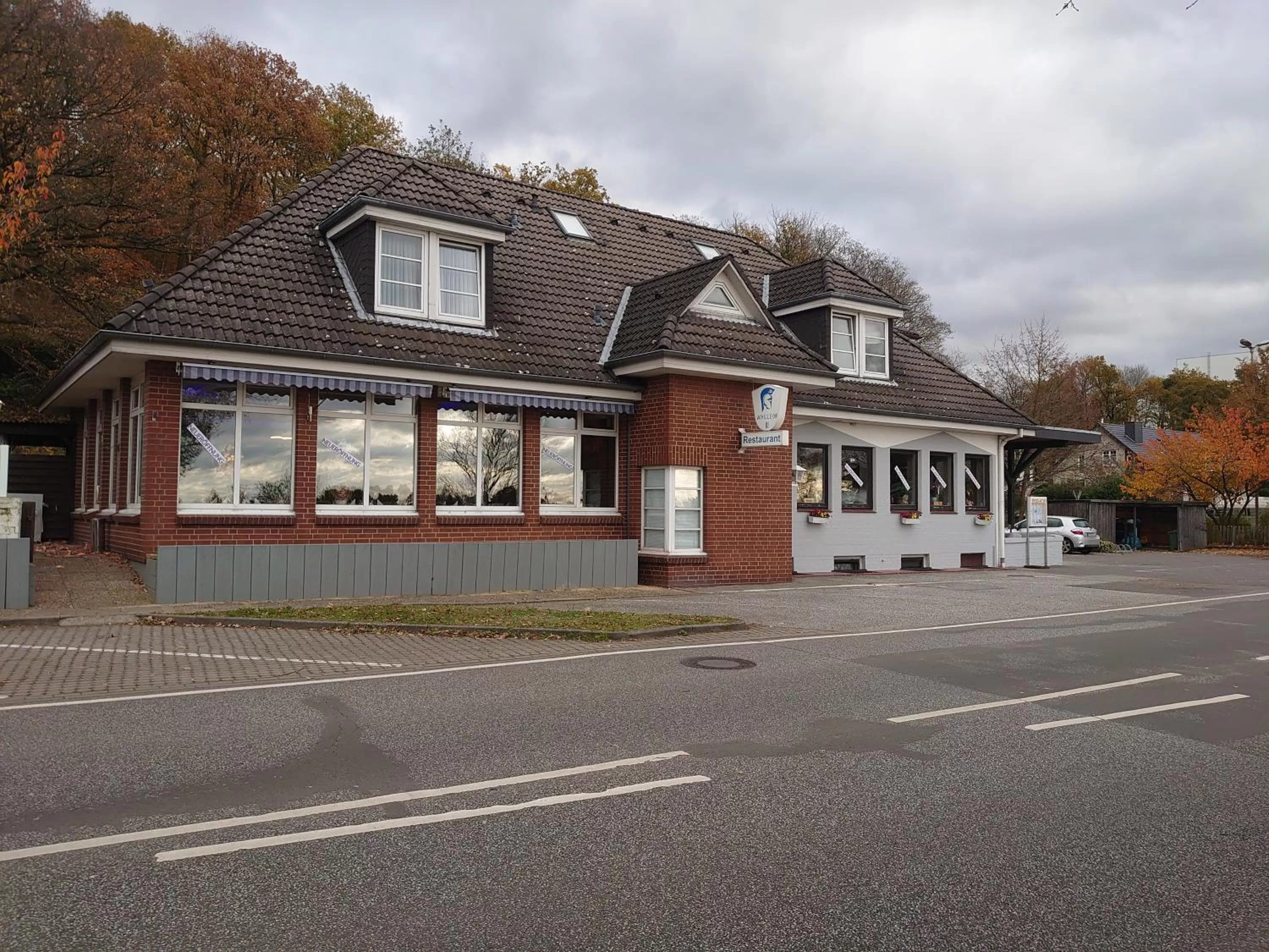 Property building in Achilleon III