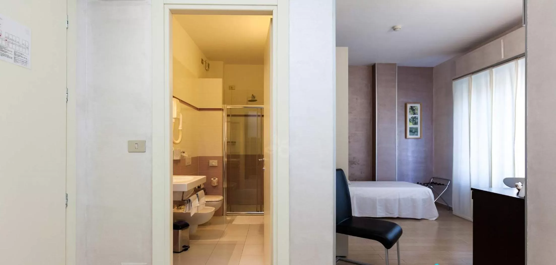 Photo of the whole room, Bed in Hotel Lis