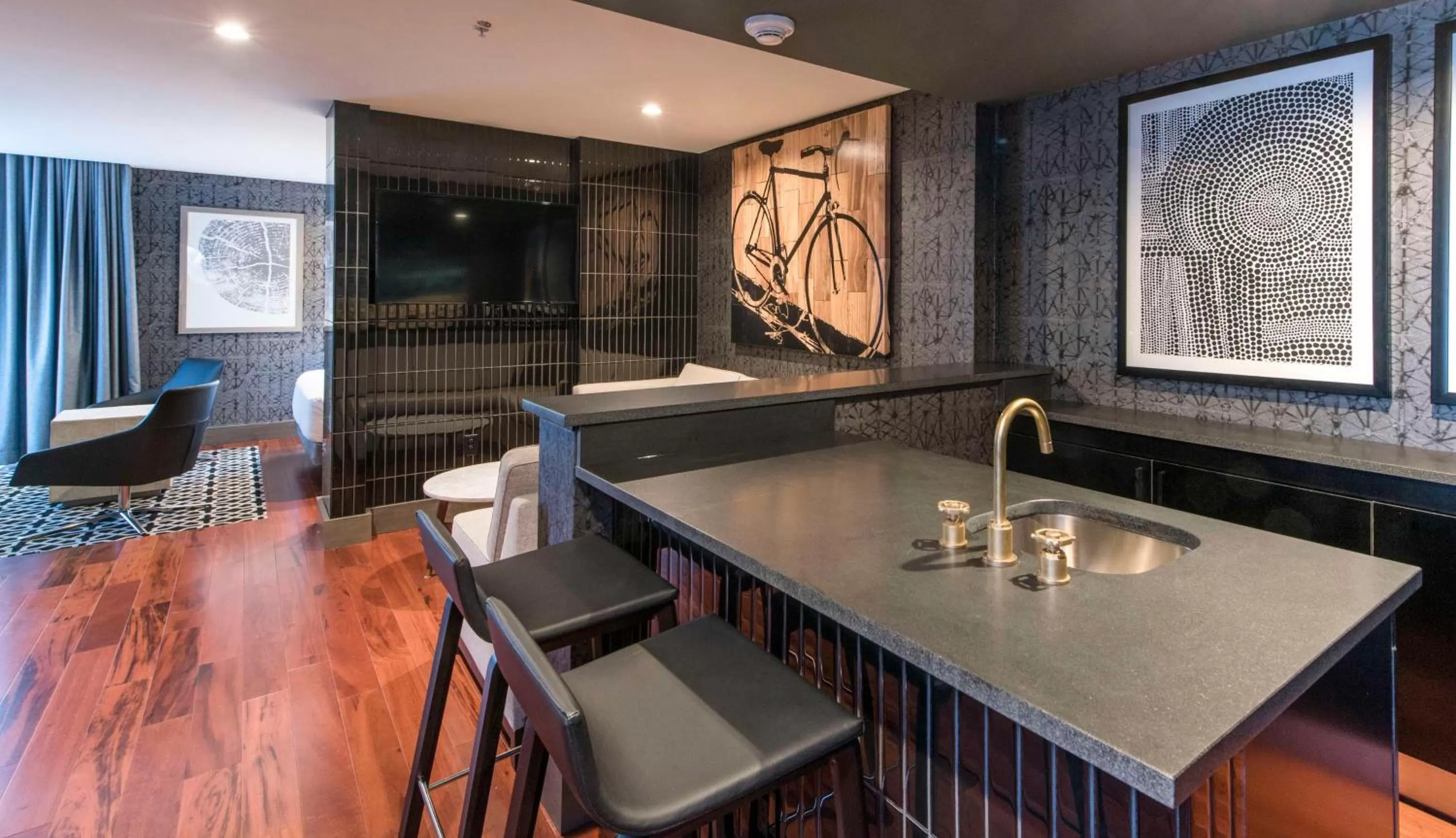 Living room in DoubleTree by Hilton Asheville Downtown