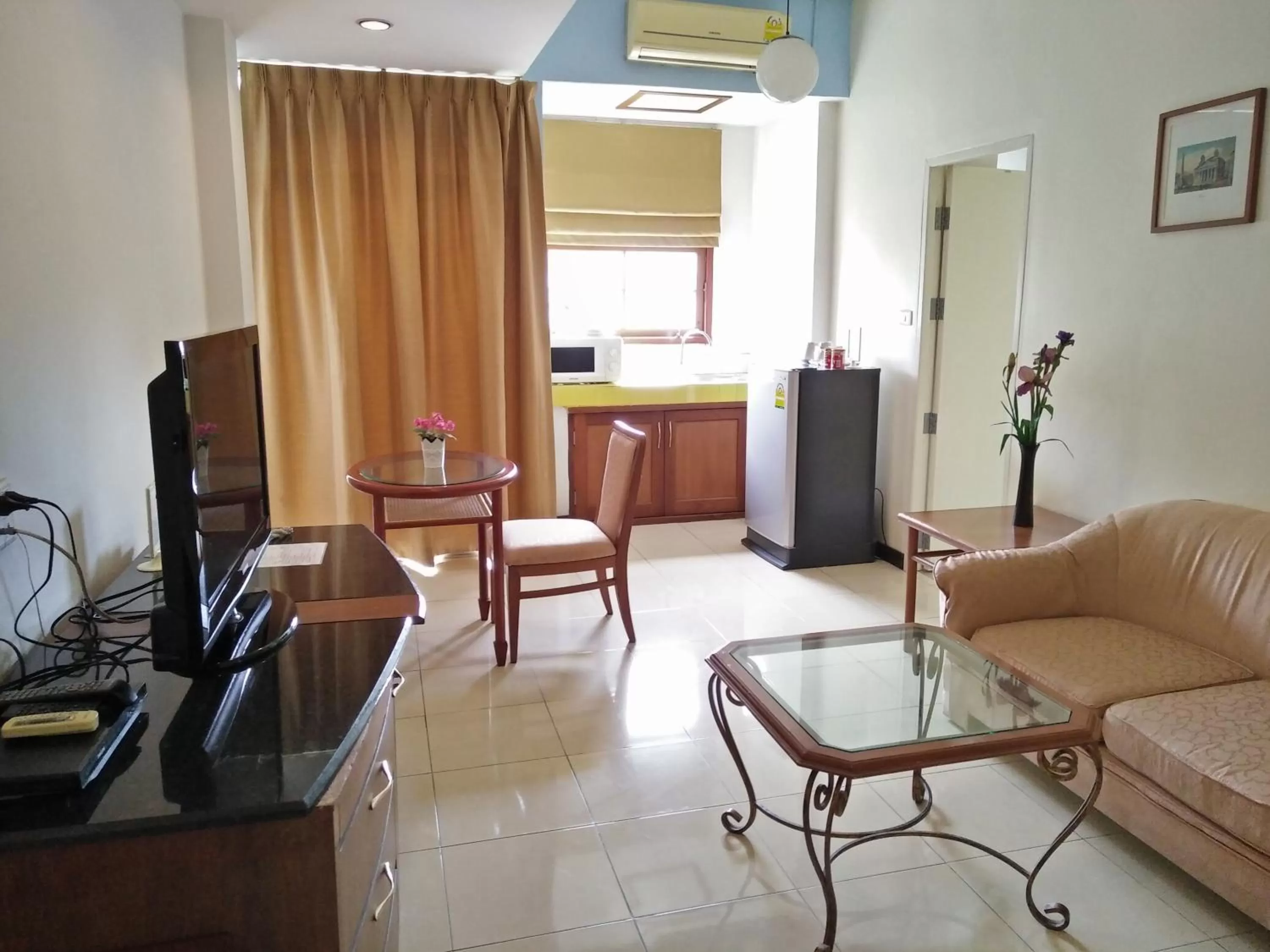 TV and multimedia in JL Bangkok Hotel