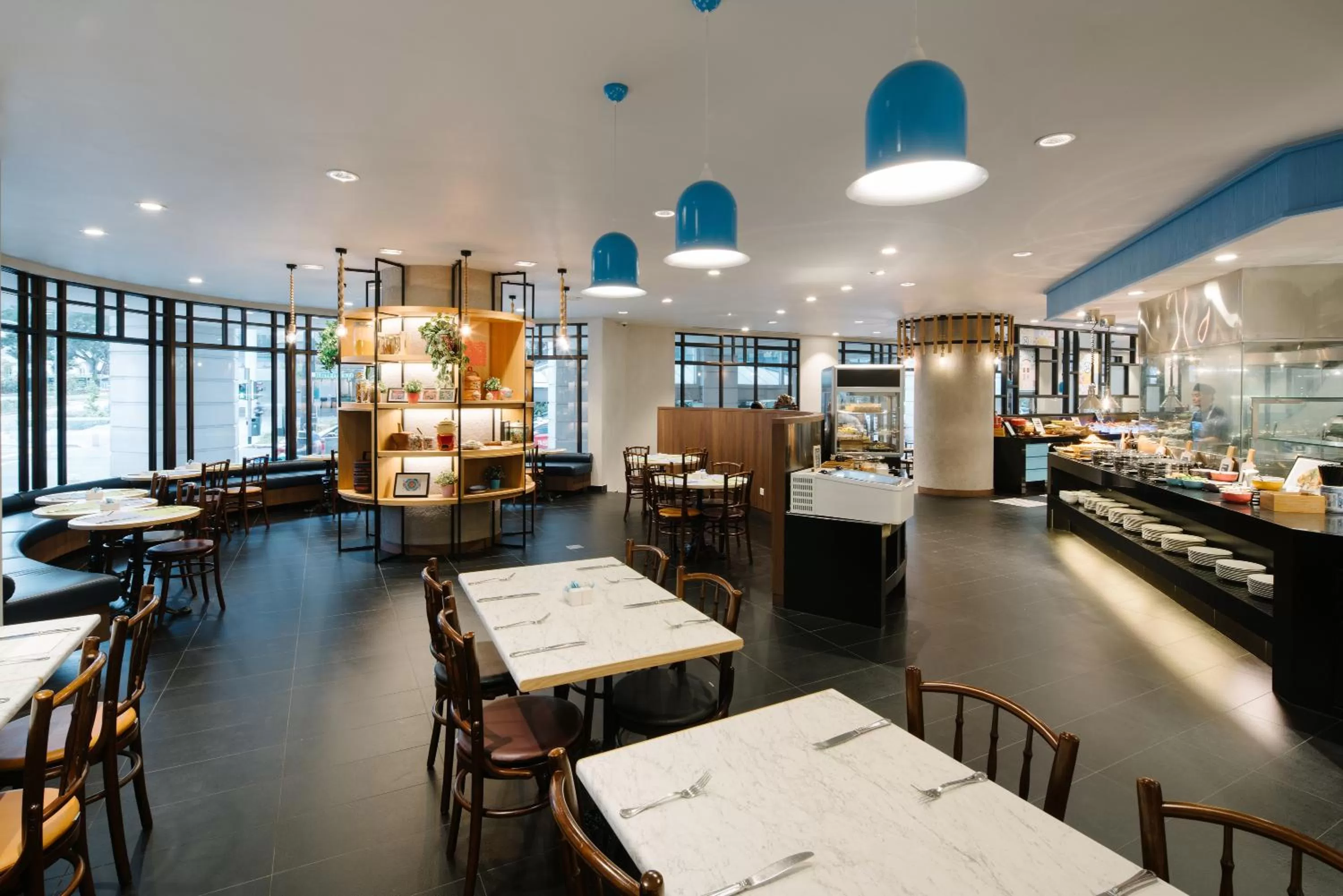 Buffet breakfast in Rendezvous Hotel Singapore by Far East Hospitality