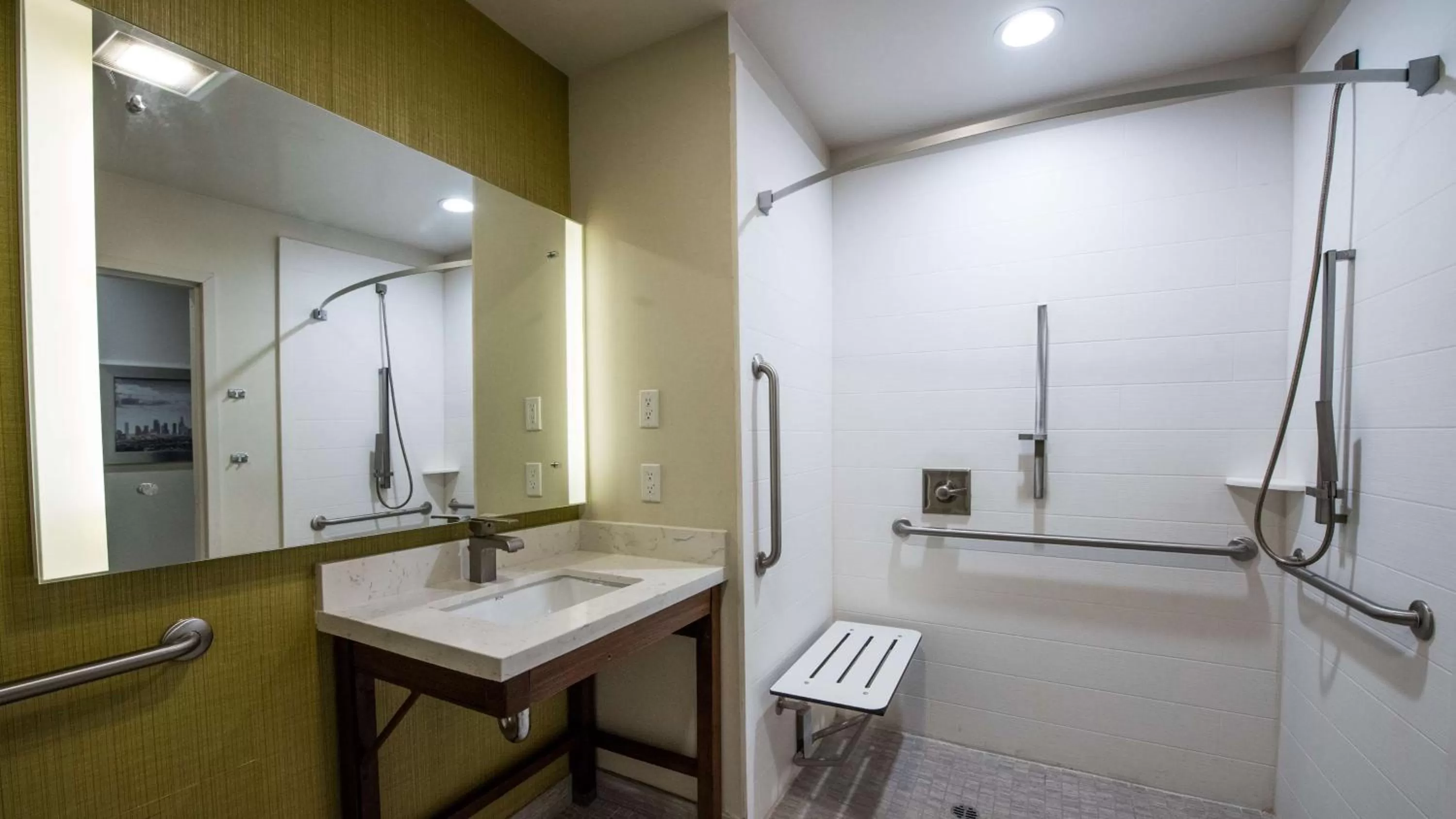 King Room with Roll-In Shower - Handicap Access/Non-Smoking in Best Western Plus Gardena-Los Angeles Inn & Suites