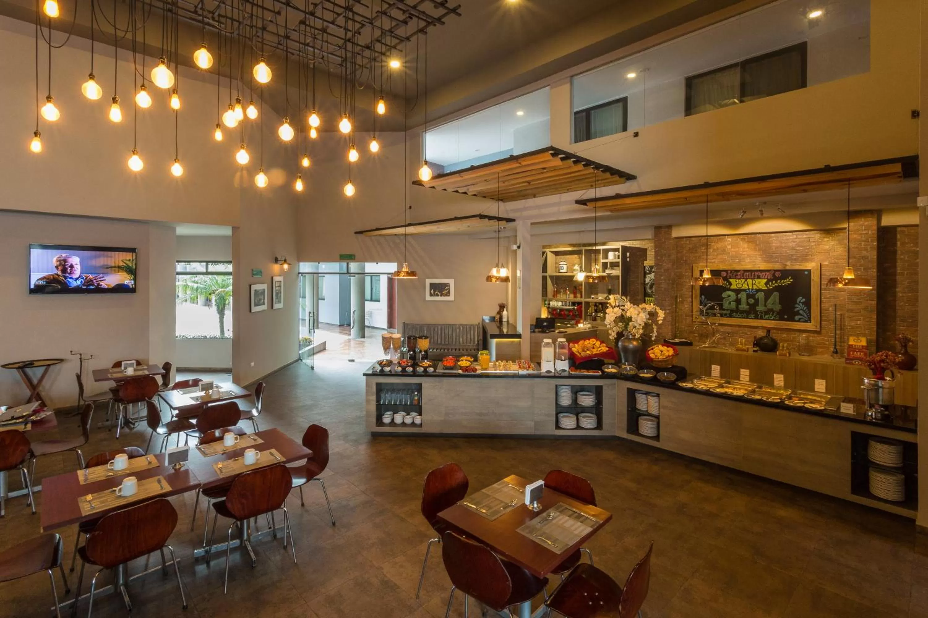 Restaurant/places to eat in Hotel Panamerican