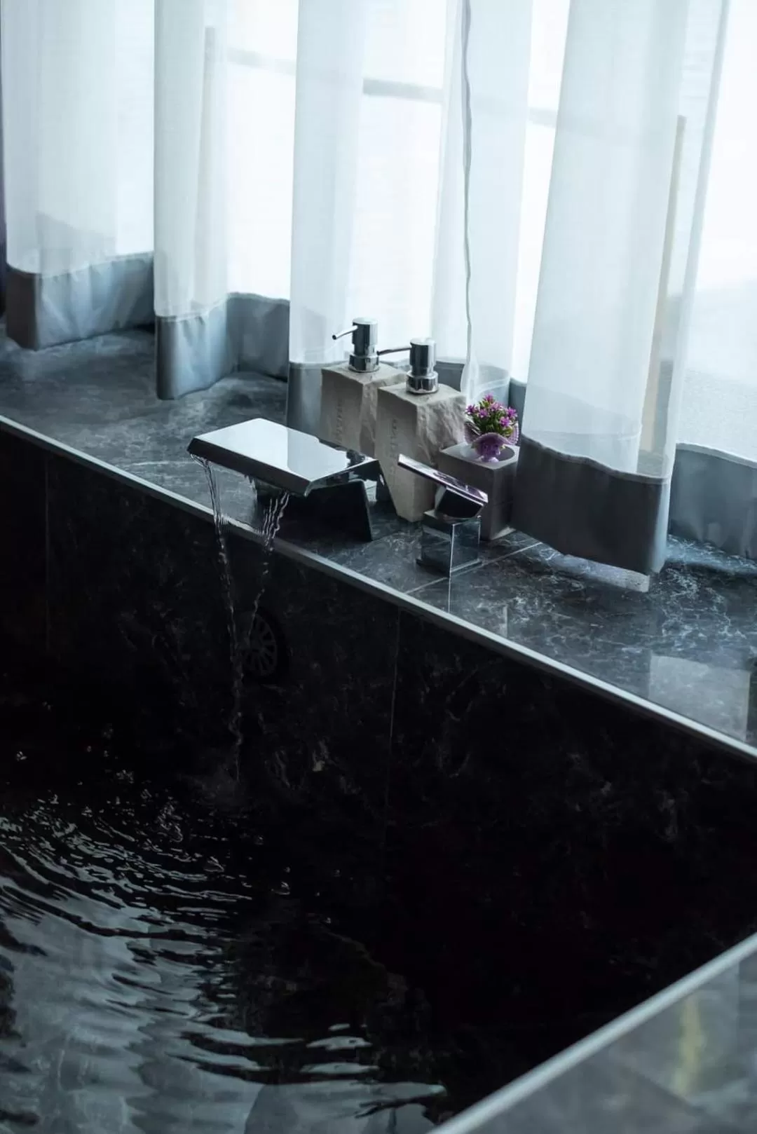 Bath in Arun Dara Villa