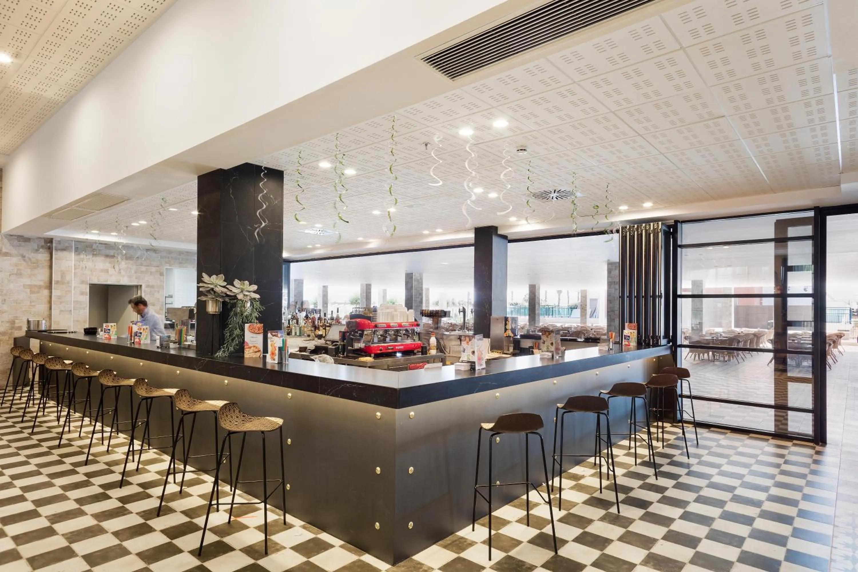 Lounge or bar in Hotel Best Costa Ballena