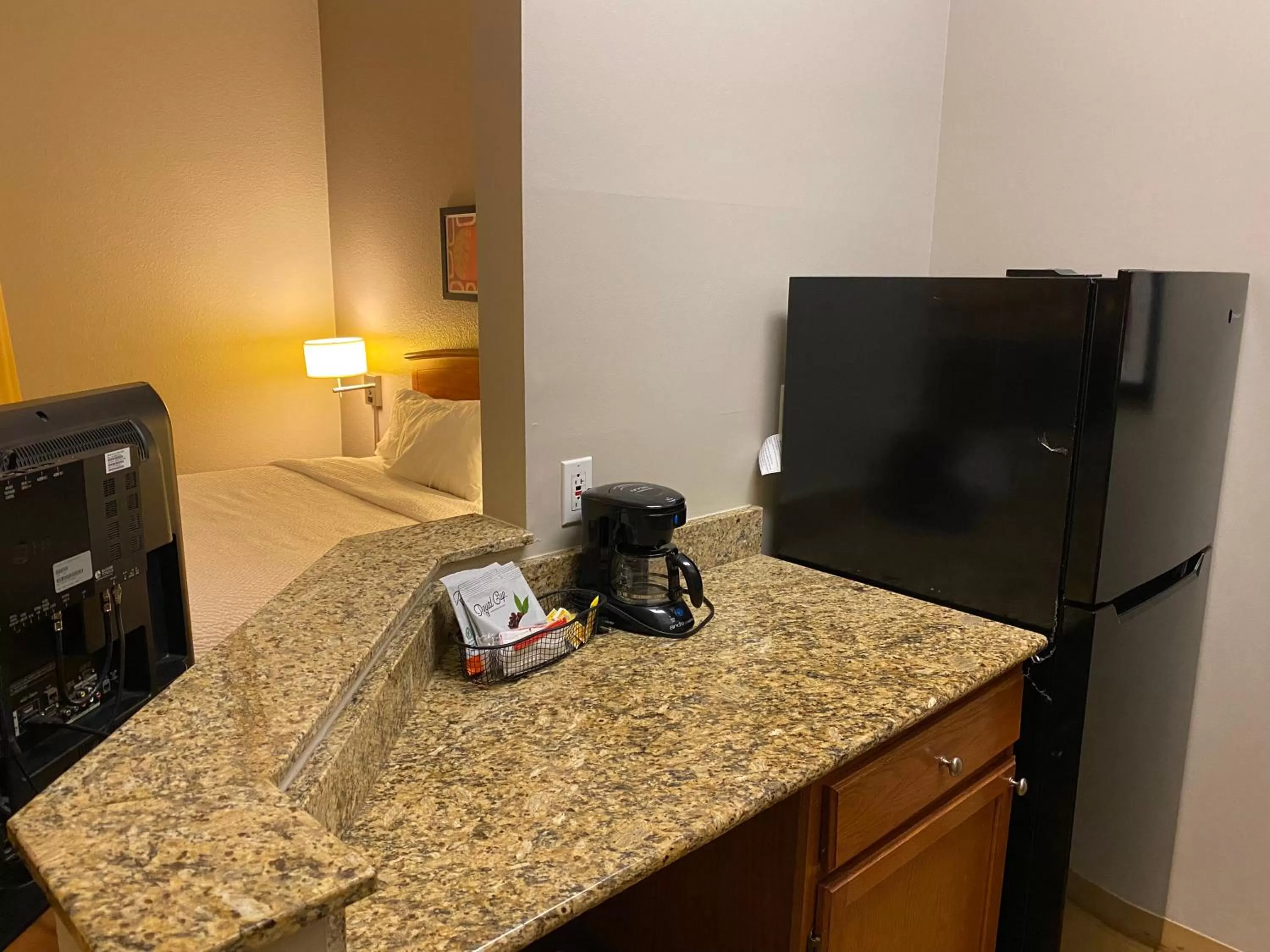 Coffee/tea facilities in MainStay Suites Middleburg Heights Cleveland Airport