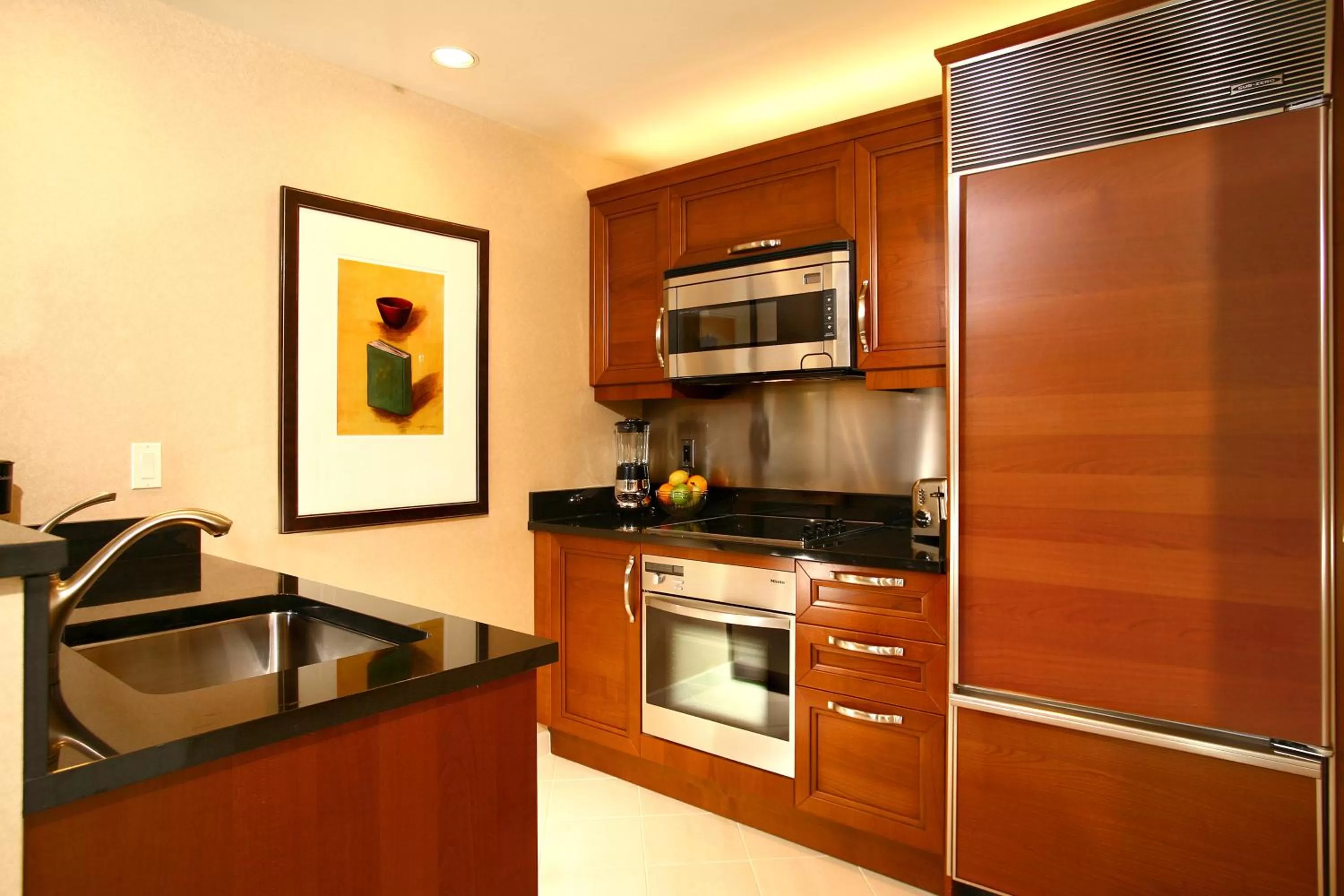 Kitchen or kitchenette in Luxury Suites International at The Signature