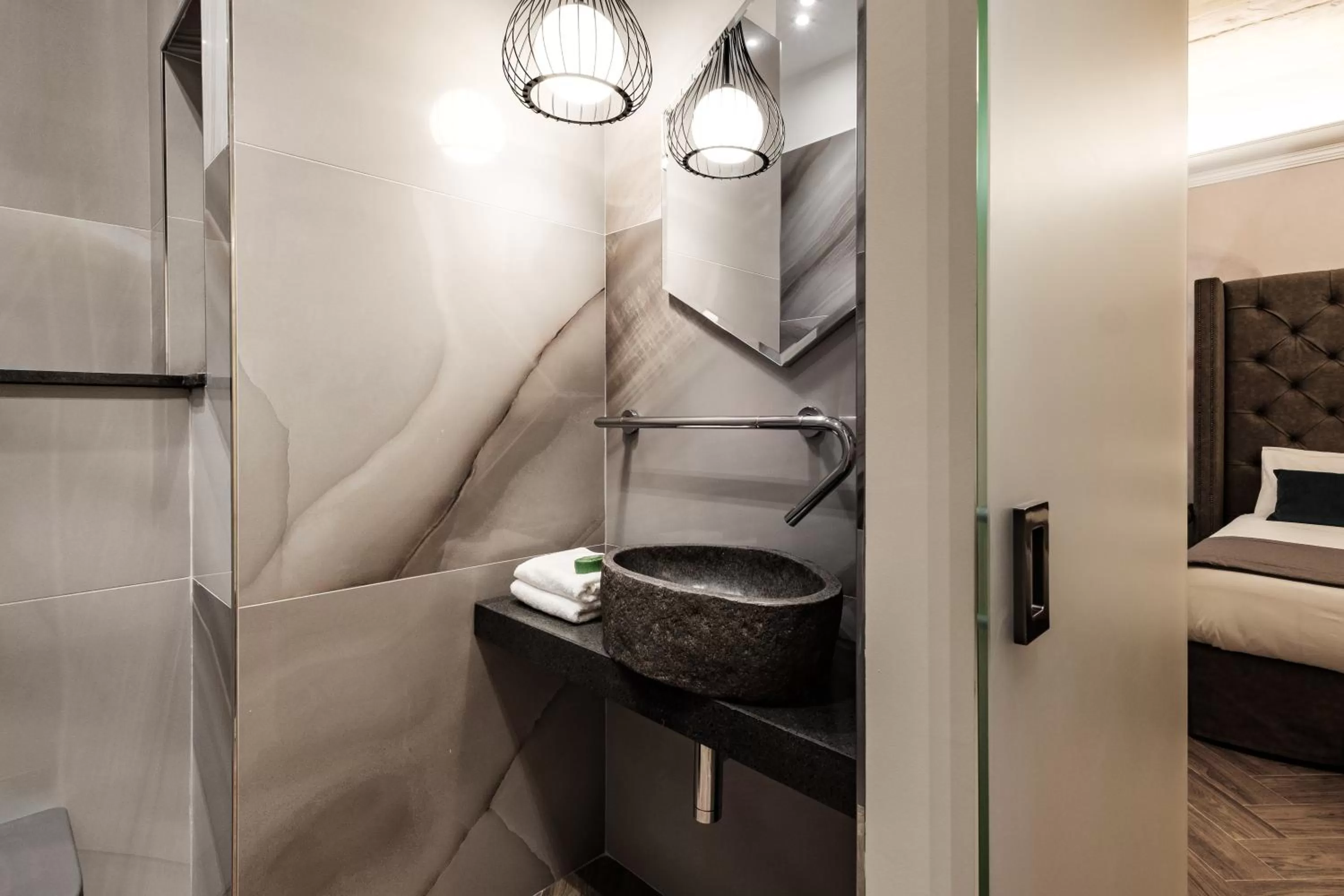 Bathroom, Bed in HPM Pjazza Merkanti - Boutique Living