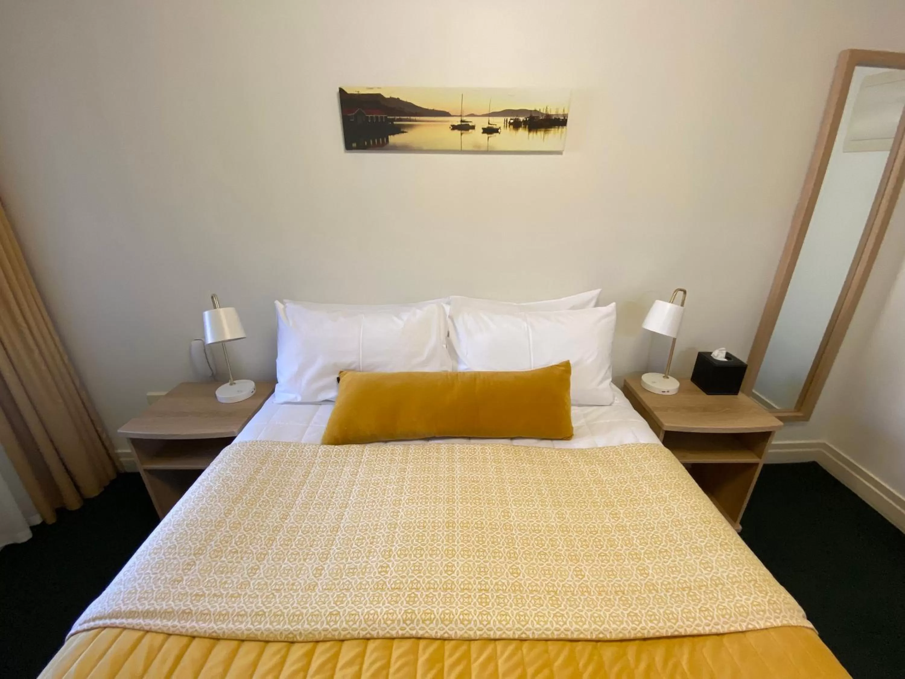 Bedroom, Bed in Motel On York