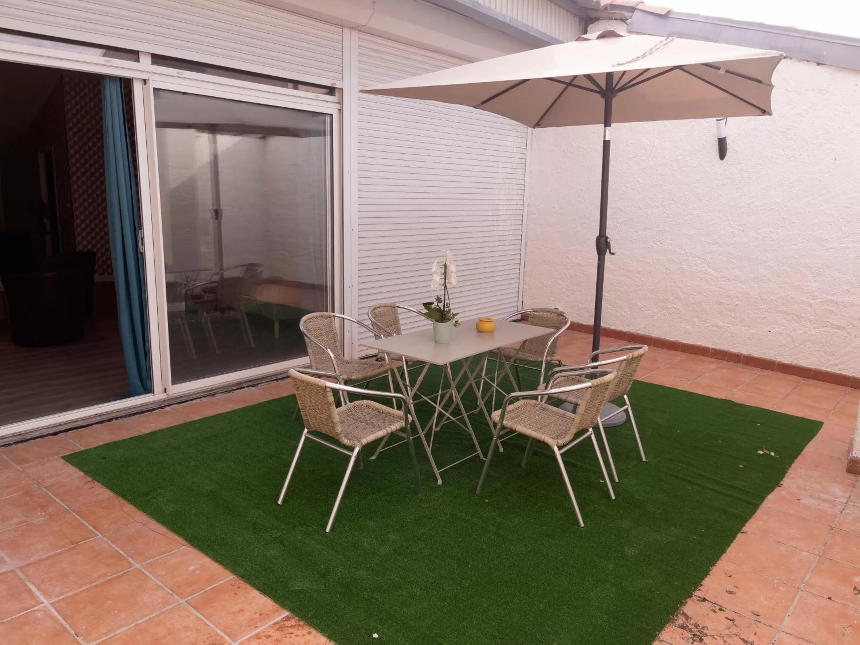 Patio in Le Grand Hôtel Molière
