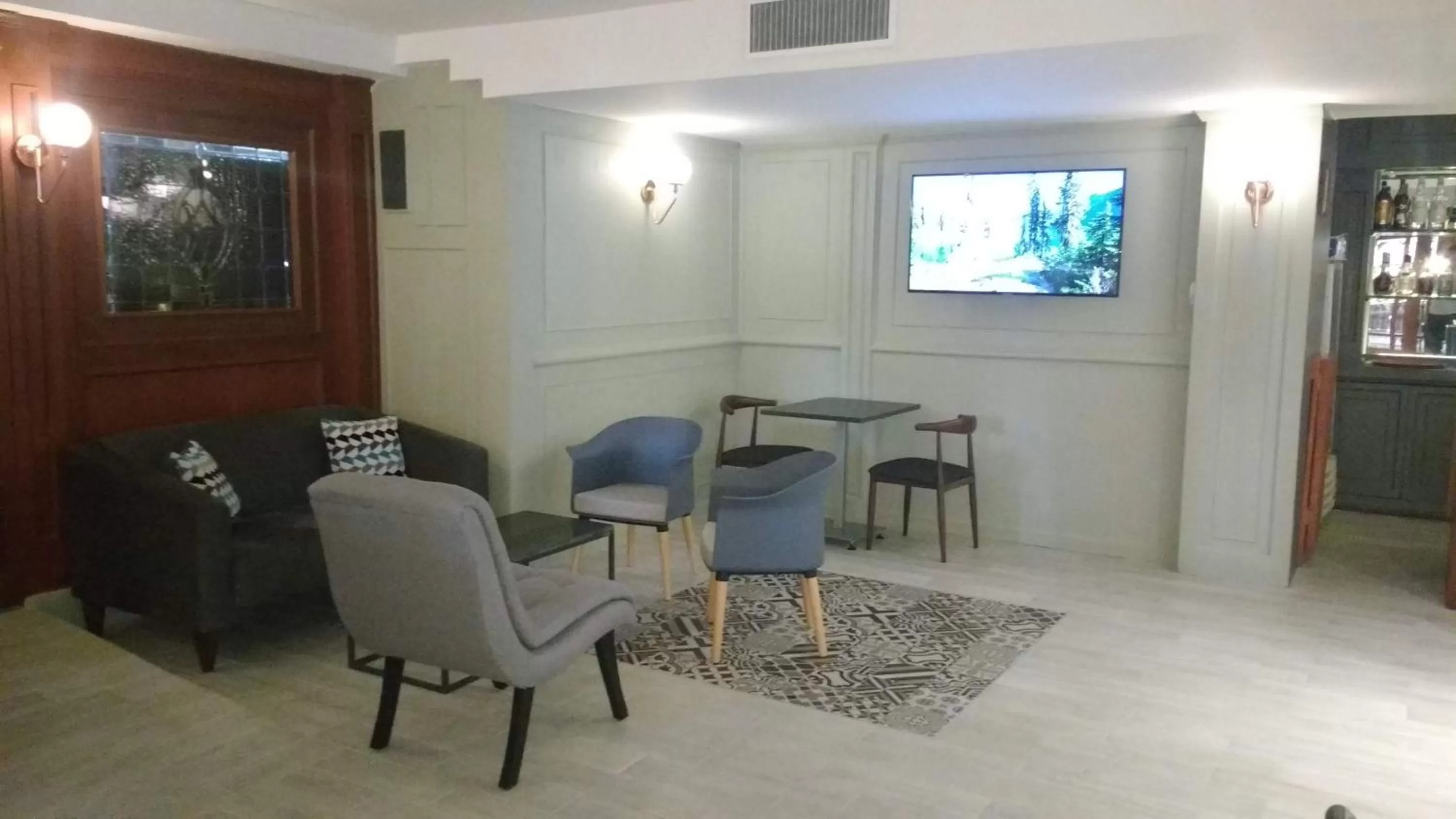 Lounge or bar in Country Plaza