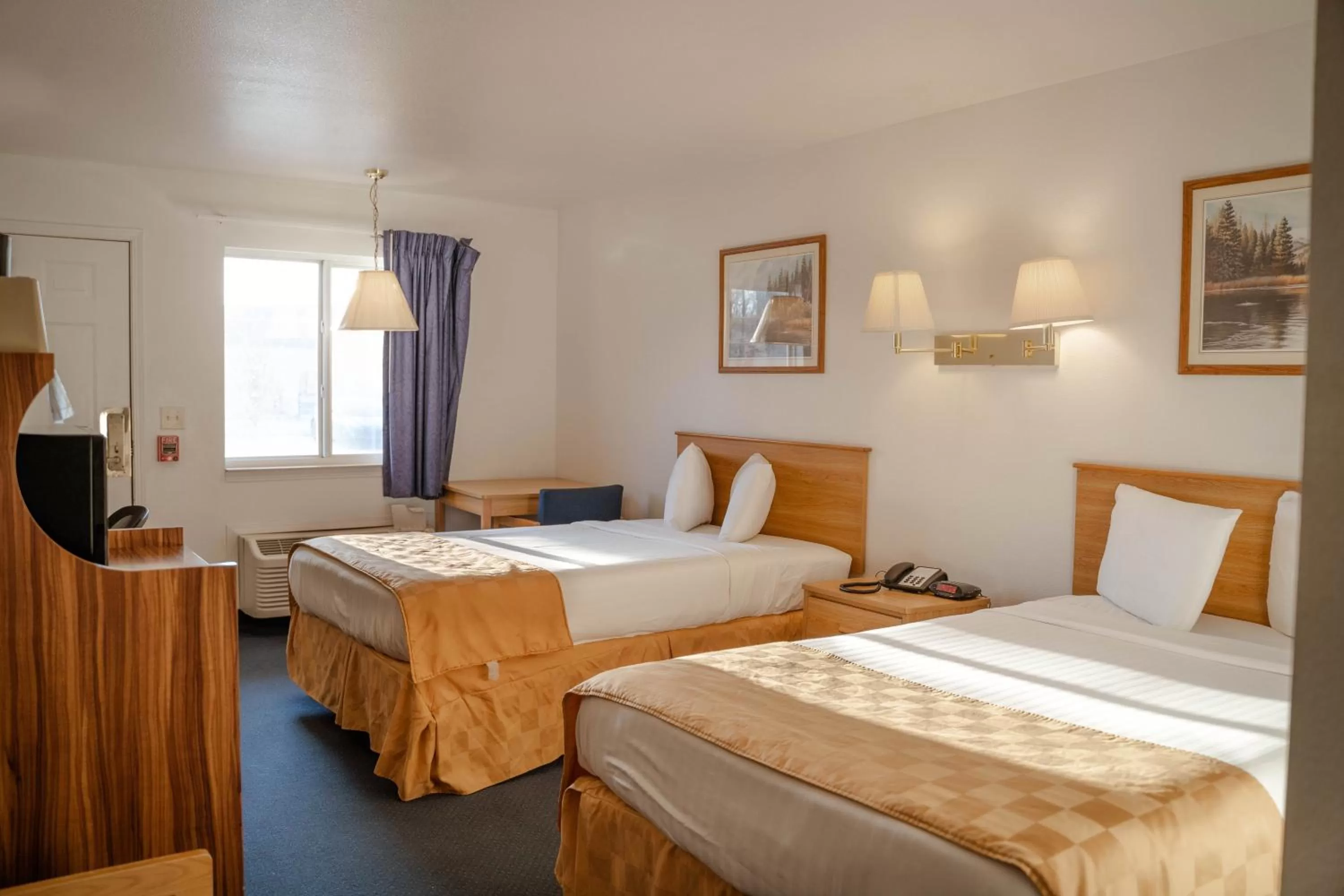 Bedroom, Bed in Haysville Express Inn