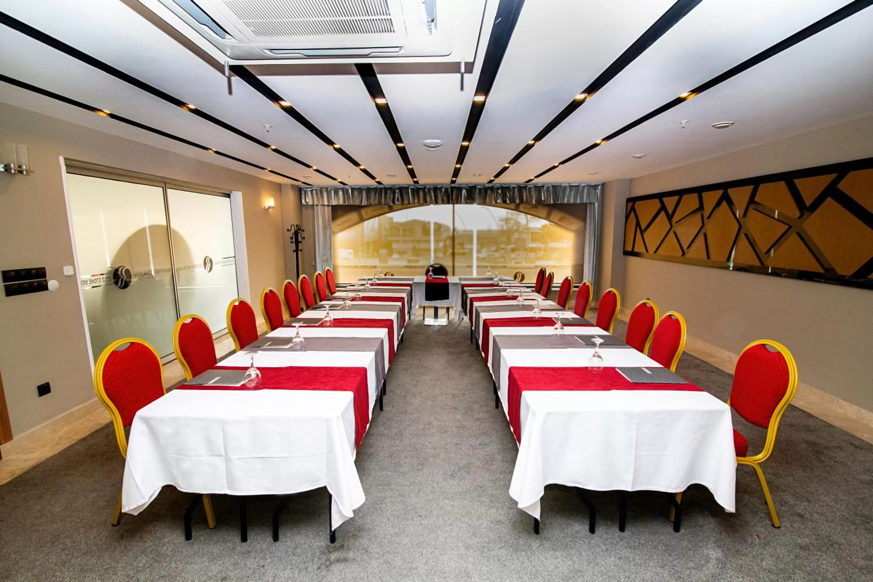 Business facilities in Ramada Encore by Wyndham Gebze