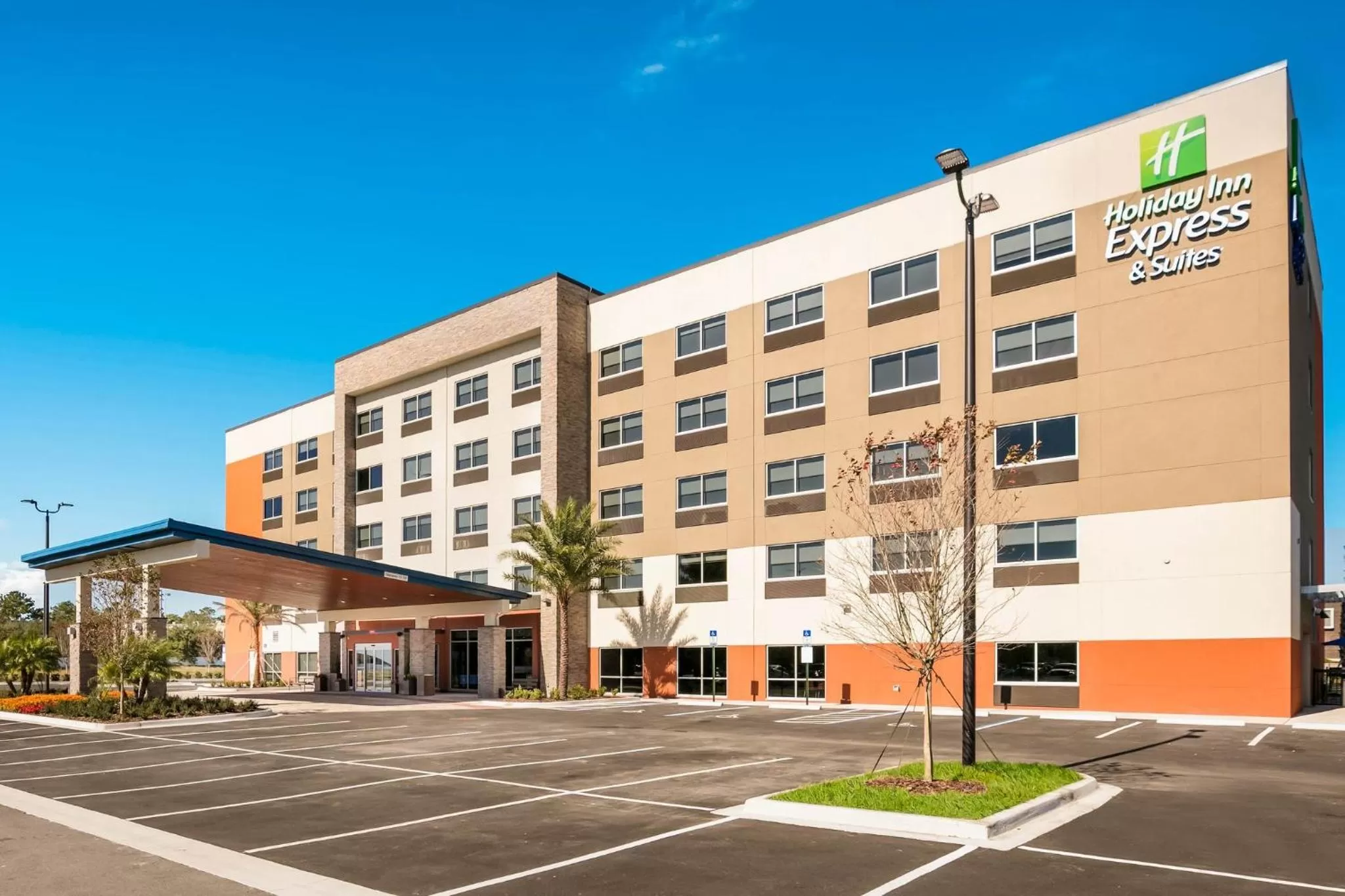 Property building in Holiday Inn Express & Suites Jacksonville - Town Center by IHG