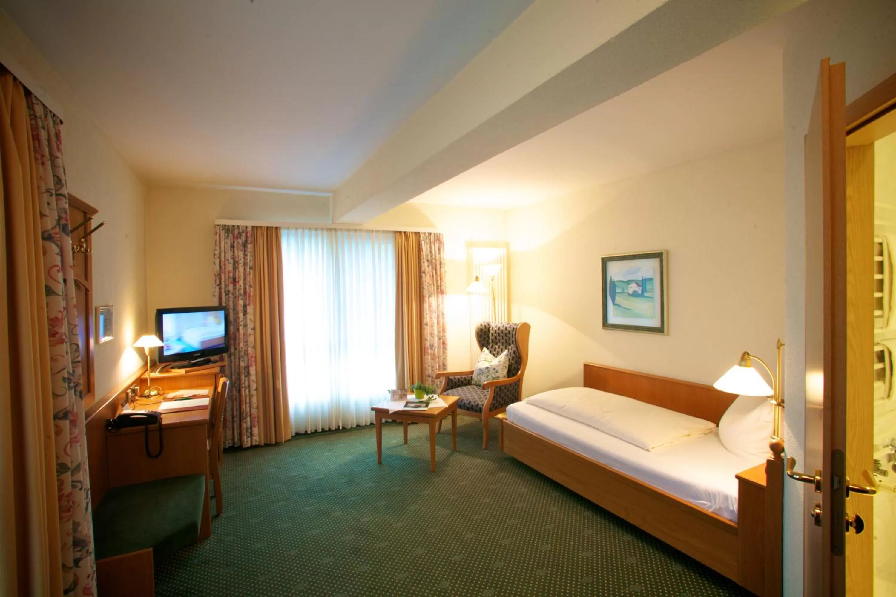 Bedroom, Bed in Hotel & Restaurant Dornweiler Hof