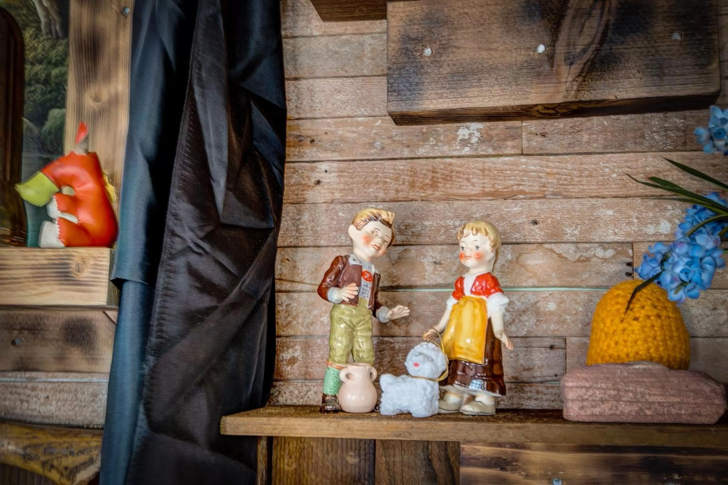 Decorative detail, Children in The Oasis on Eisenhower